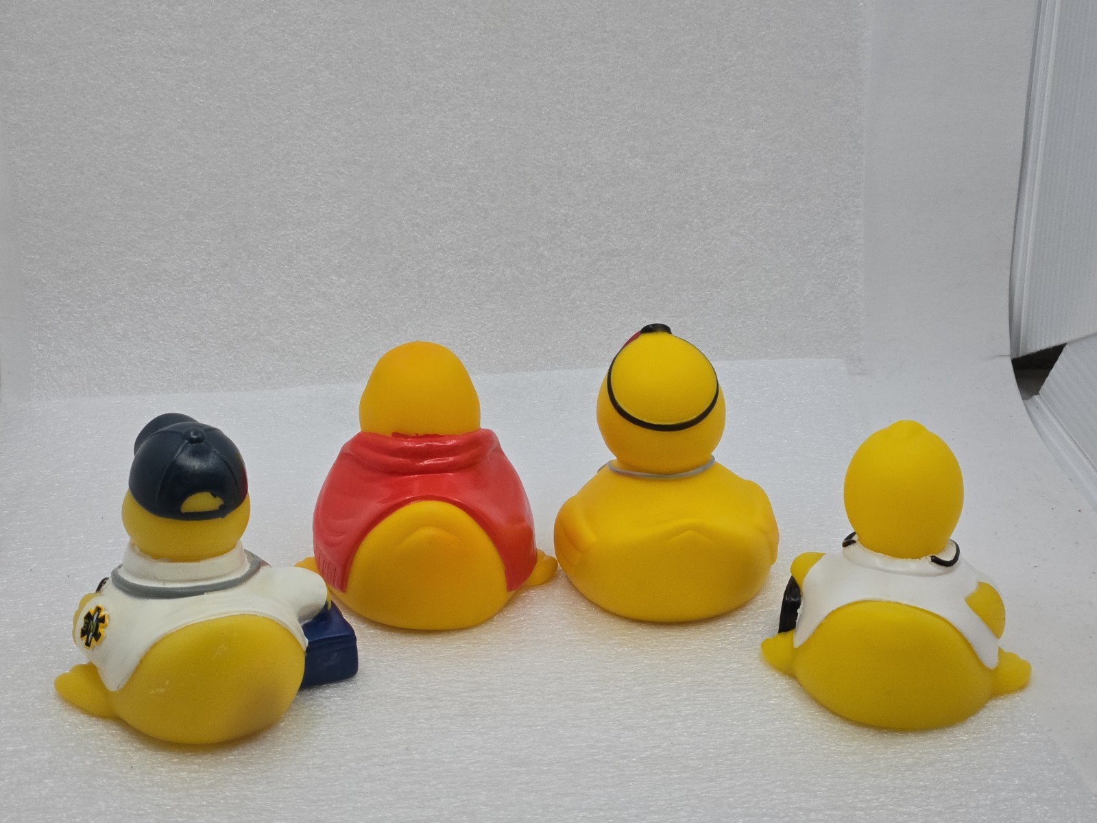 Pharmaceutical Healthcare Promotional Novelty Vinyl Yellow Ducks Lot Of 4 RARE