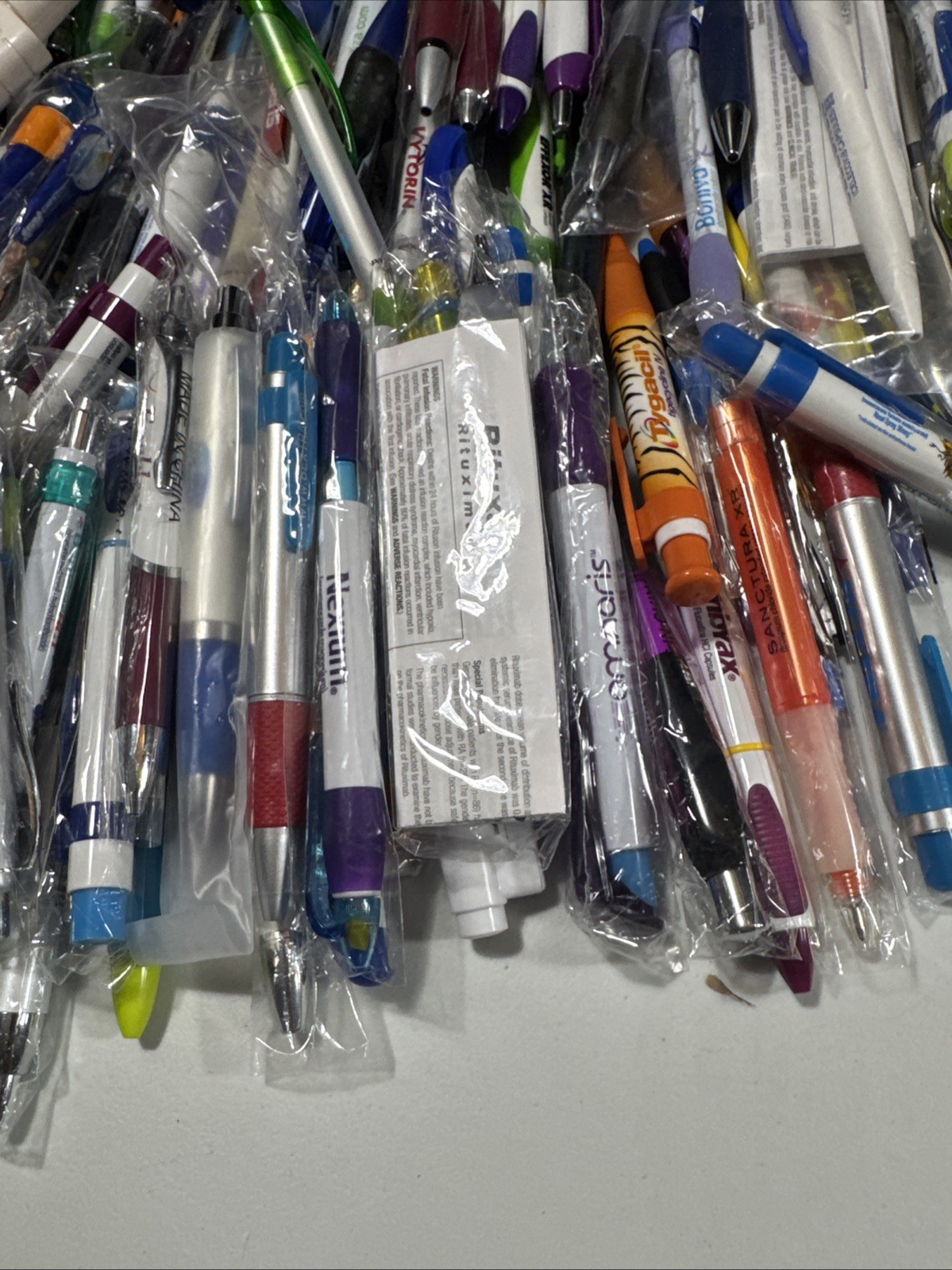 Lot 150 Pharmaceutical Drug Rep Pens!! Many New In or Out of Wrappers, Most Work
