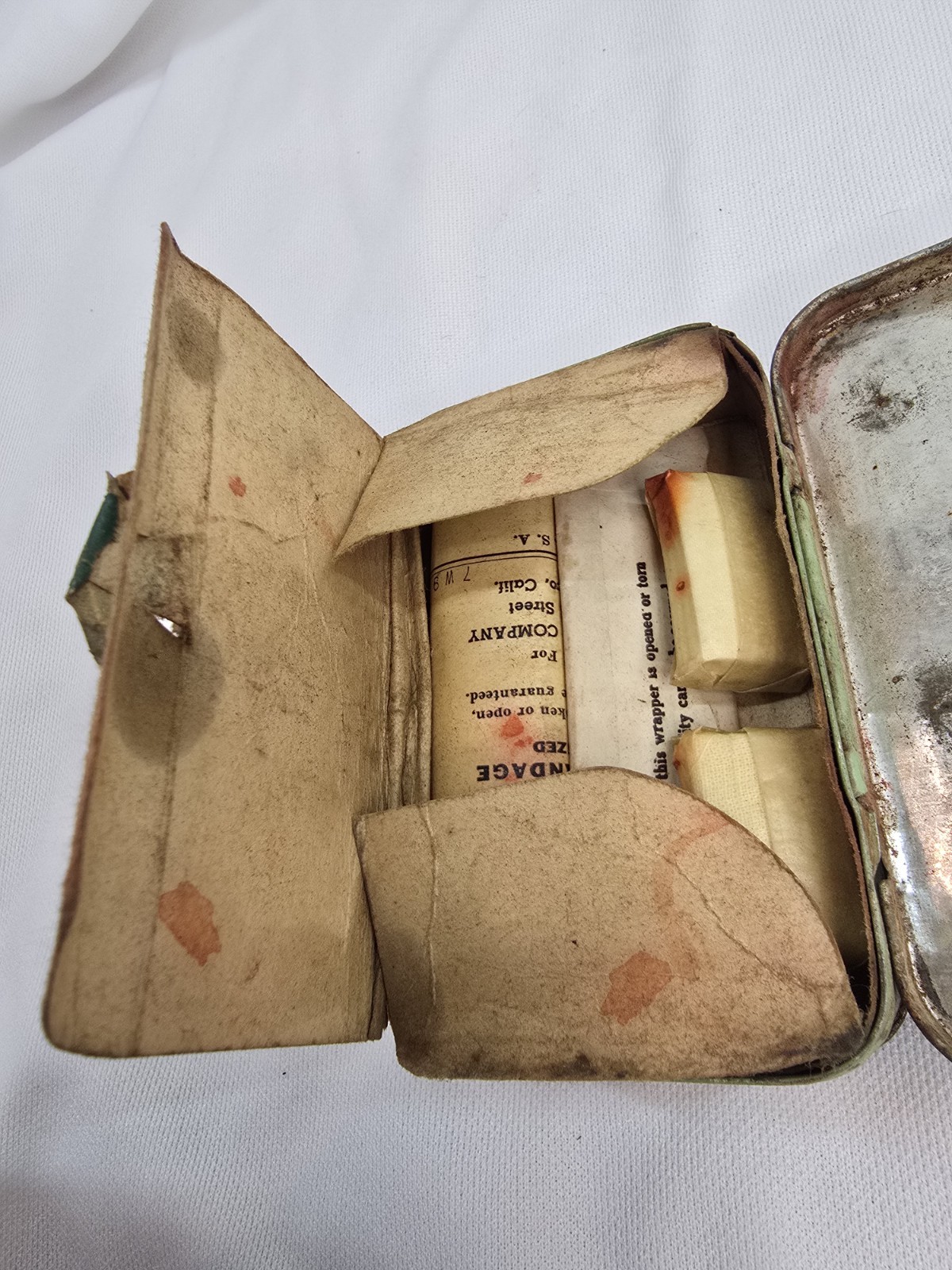 Antique 1930’s Bullard First Aid Pocket Packet Tin Kit W/ Bandages Gauze