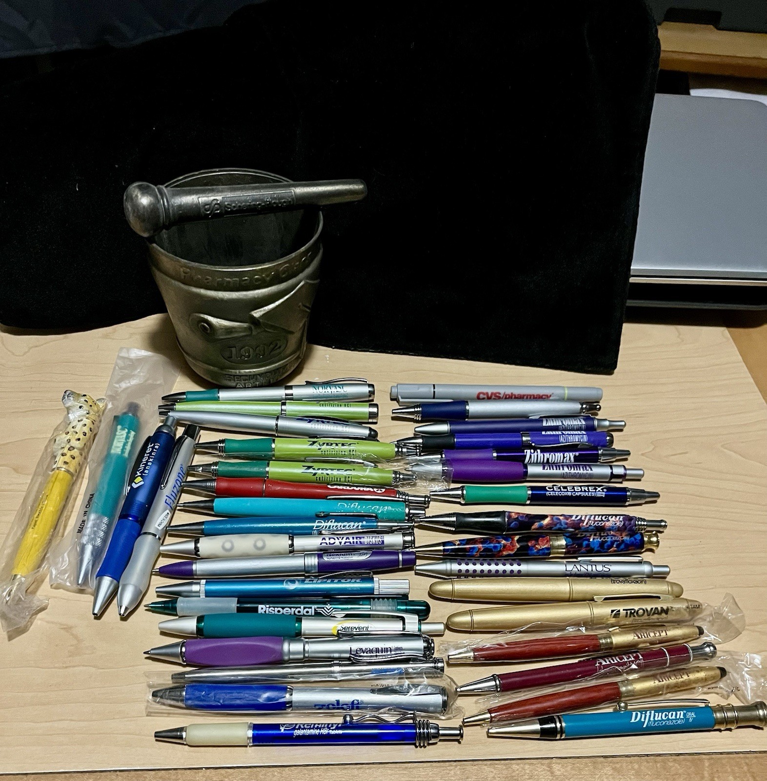 RX Pharmacy Class of 1992 Motar and Pestle Filled w/ Pharma Pharmaceuticals Pens