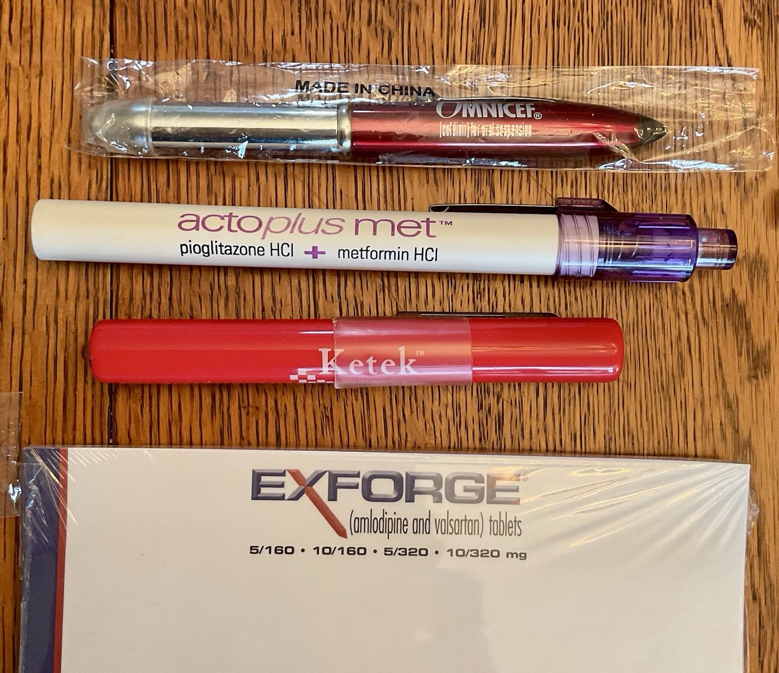 Pharmaceutical Drug Rep Lot of 23 – Metal Pens Penlights Note Pads Stapler
