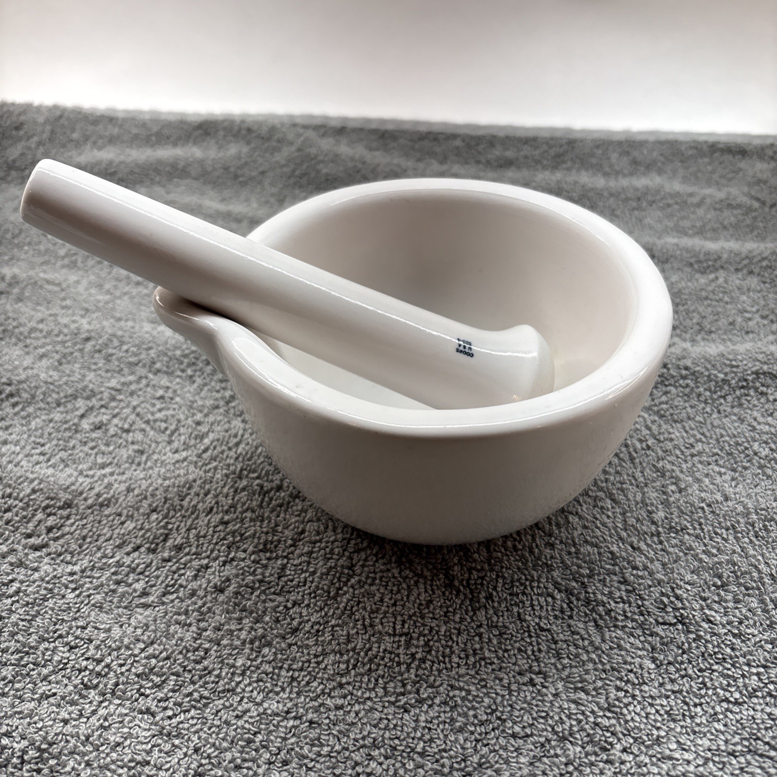 VINTAGE COORS USA POTTERY MORTAR AND PESTLE SET 525-4