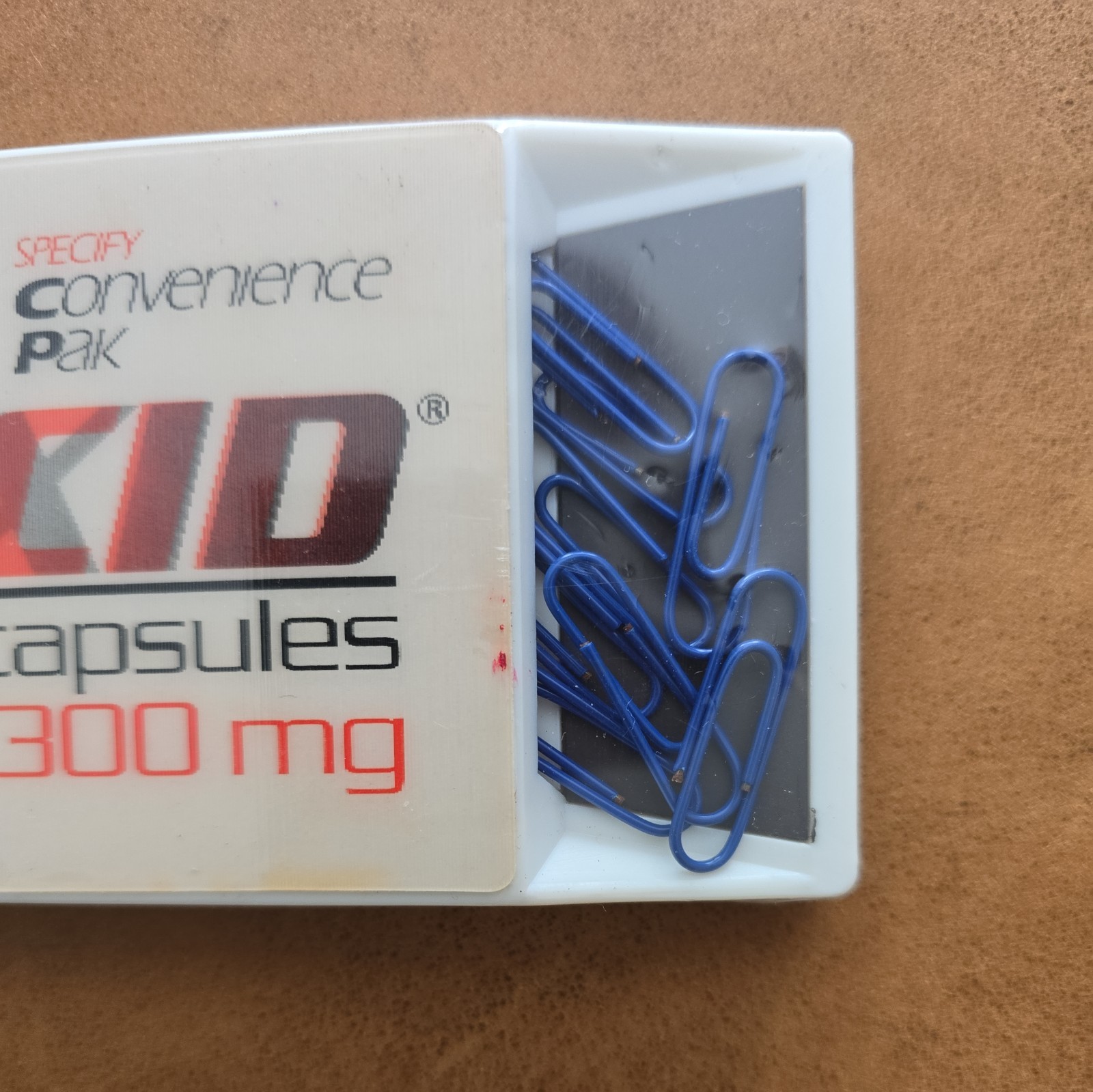 AXID Paper Clip Holder + Note Pad Pharmaceutical Drug Rep Promo Vintage Medical