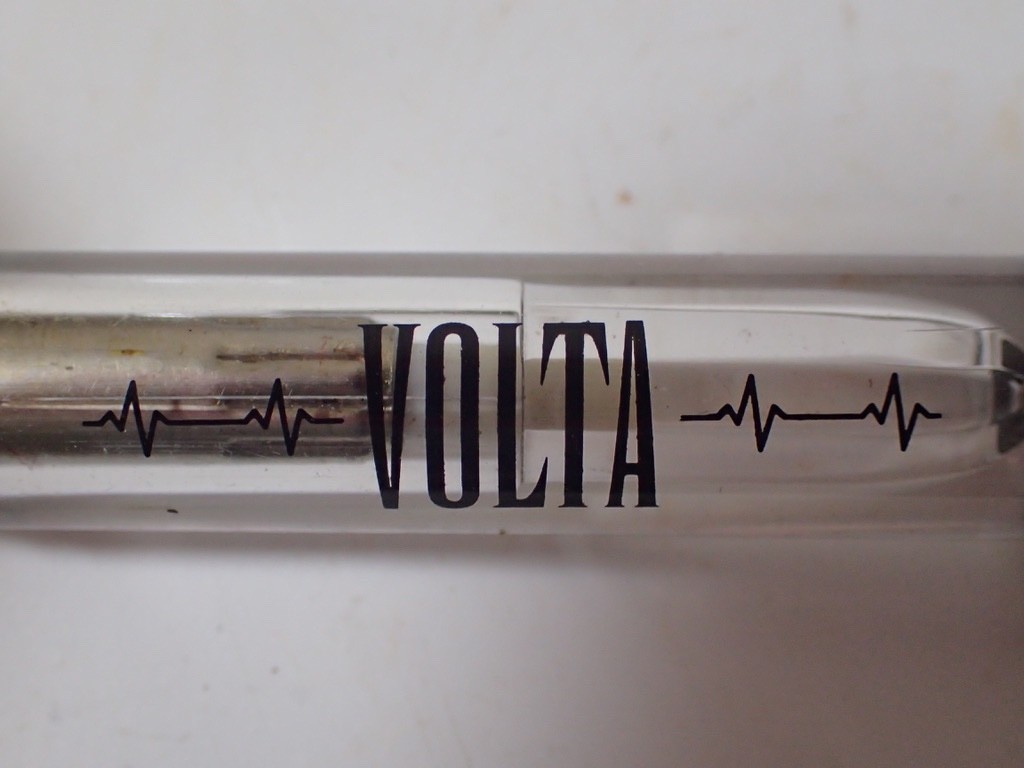 (18) High-End Pharmaceutical & More Advertising Pens Plastic & Metal Some Lights
