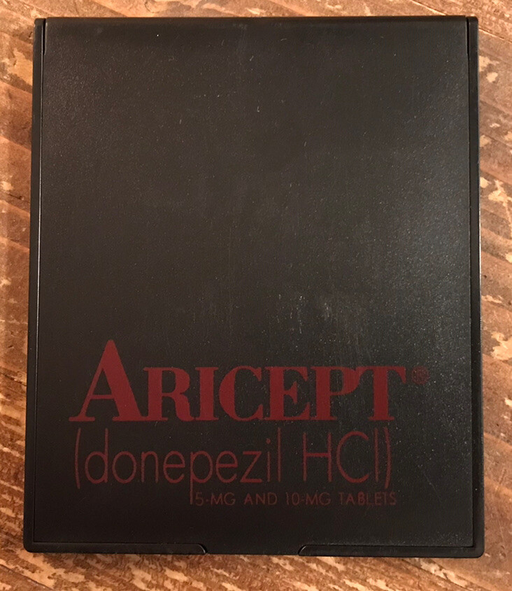 ARICEPT Pharmaceutical Drug Rep FOLD OUT POCKET MIRROR 4.25” x 3-5/8” x 1/4”