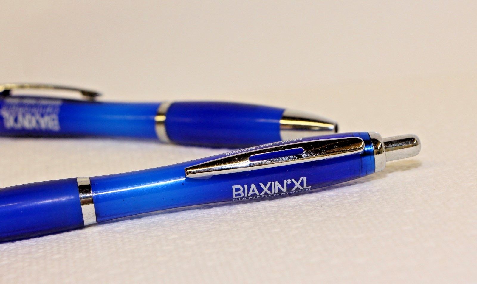 5 Pharmaceutical Biaxin XL Blue Hourglass Barrel Smooth Writers