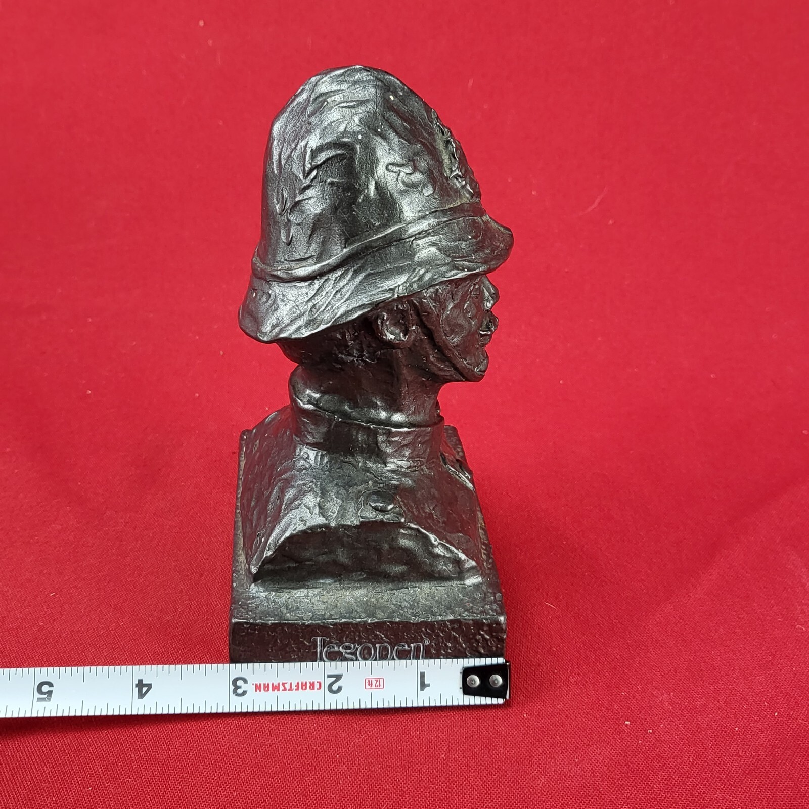 VINTAGE 1977 THE OXFORD BOBBY BOOKEND BUST BRITISH ENGLAND BRISTOL LABORATORIES