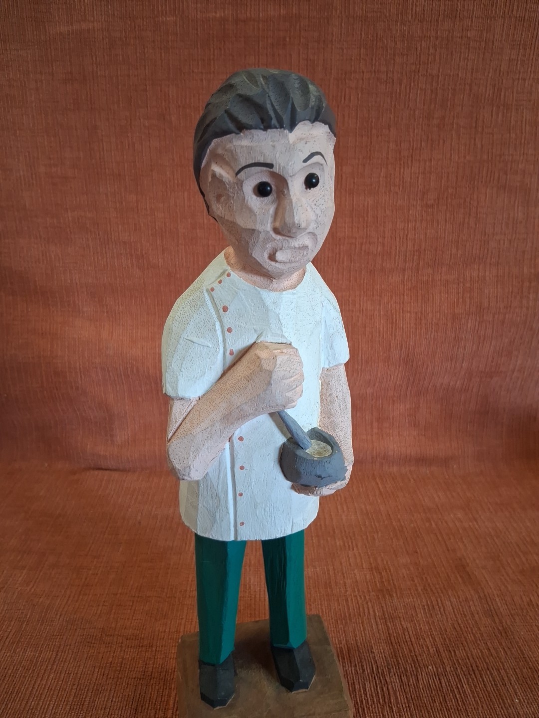 Pharmacist 12″ Wood Carved Statue With Mortar Pestle – RARE