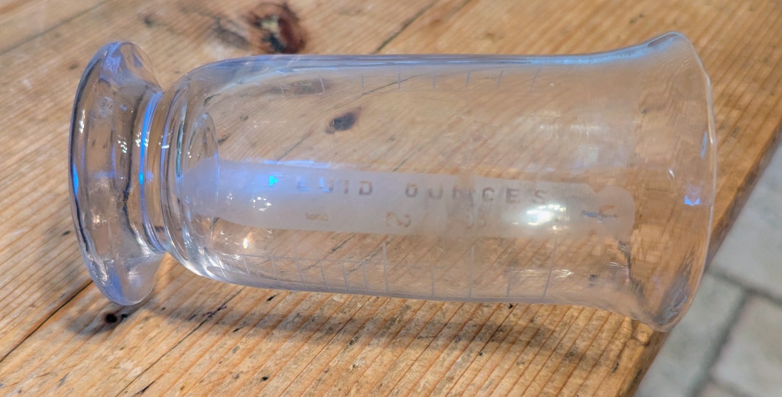 Vintage Apothecary Pharmacist Glass Measuring Jug Drachms Ounces 11.5cm Ht.