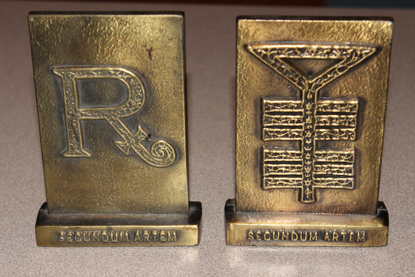 2 1977 Apothecary Pharmacy Tinactin Metal Paperweights Secundum Artem Soapstone