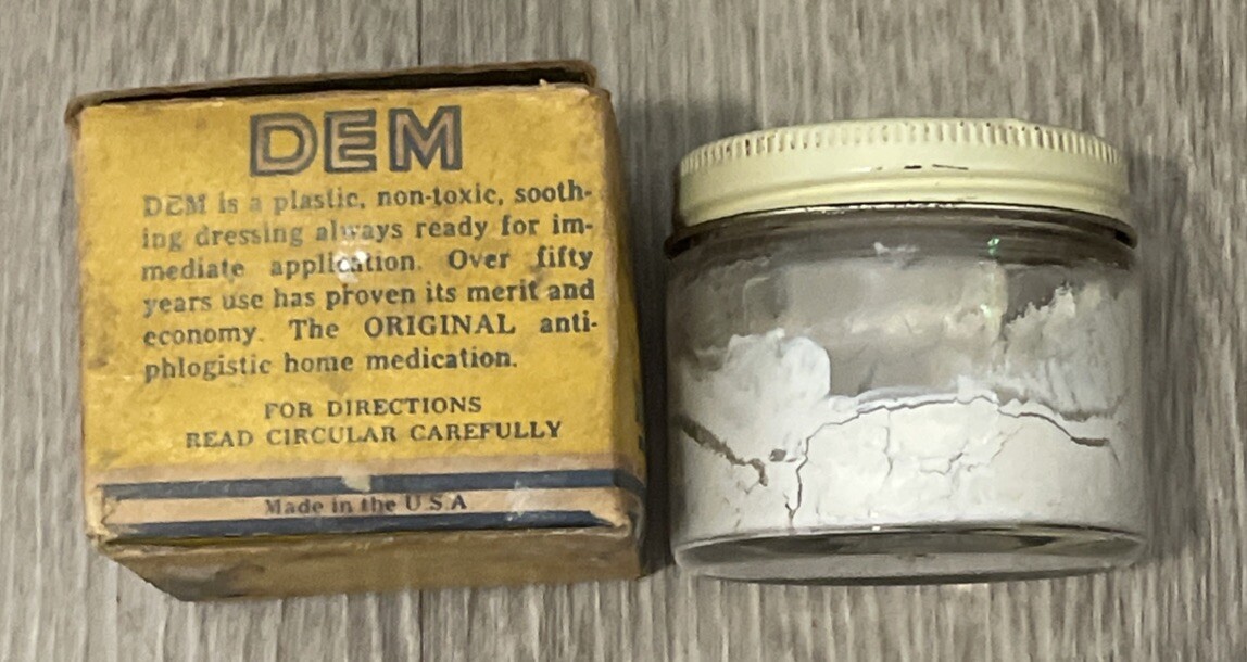 Vintage Antiphlogistine Poultice Dressing DEM Denver Mud 4oz Glass Jar In Box