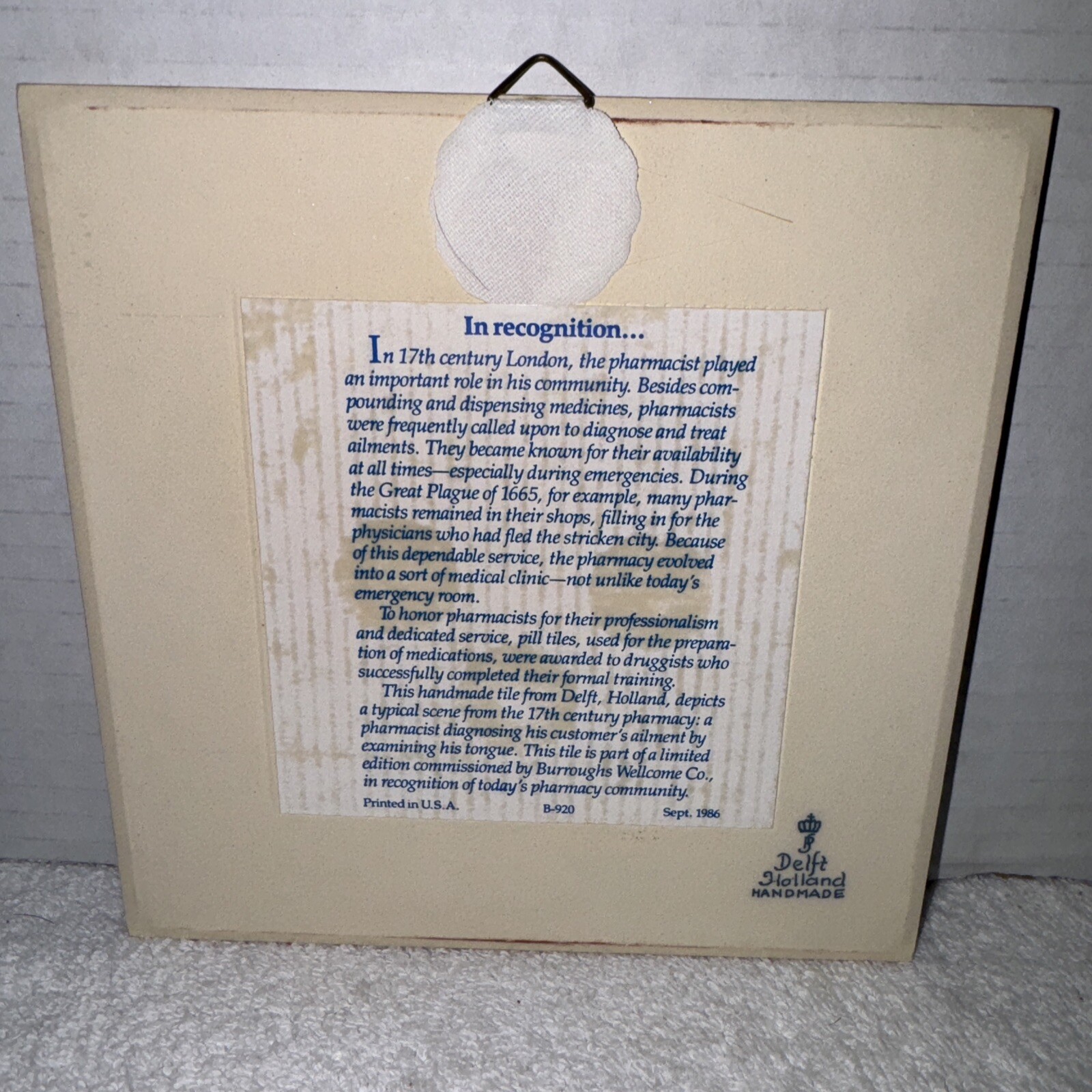 1986 BURROUGHS WELLCOME Pill Tile THE PHARMACIST DIAGNOSING Delft Holland (L-2)