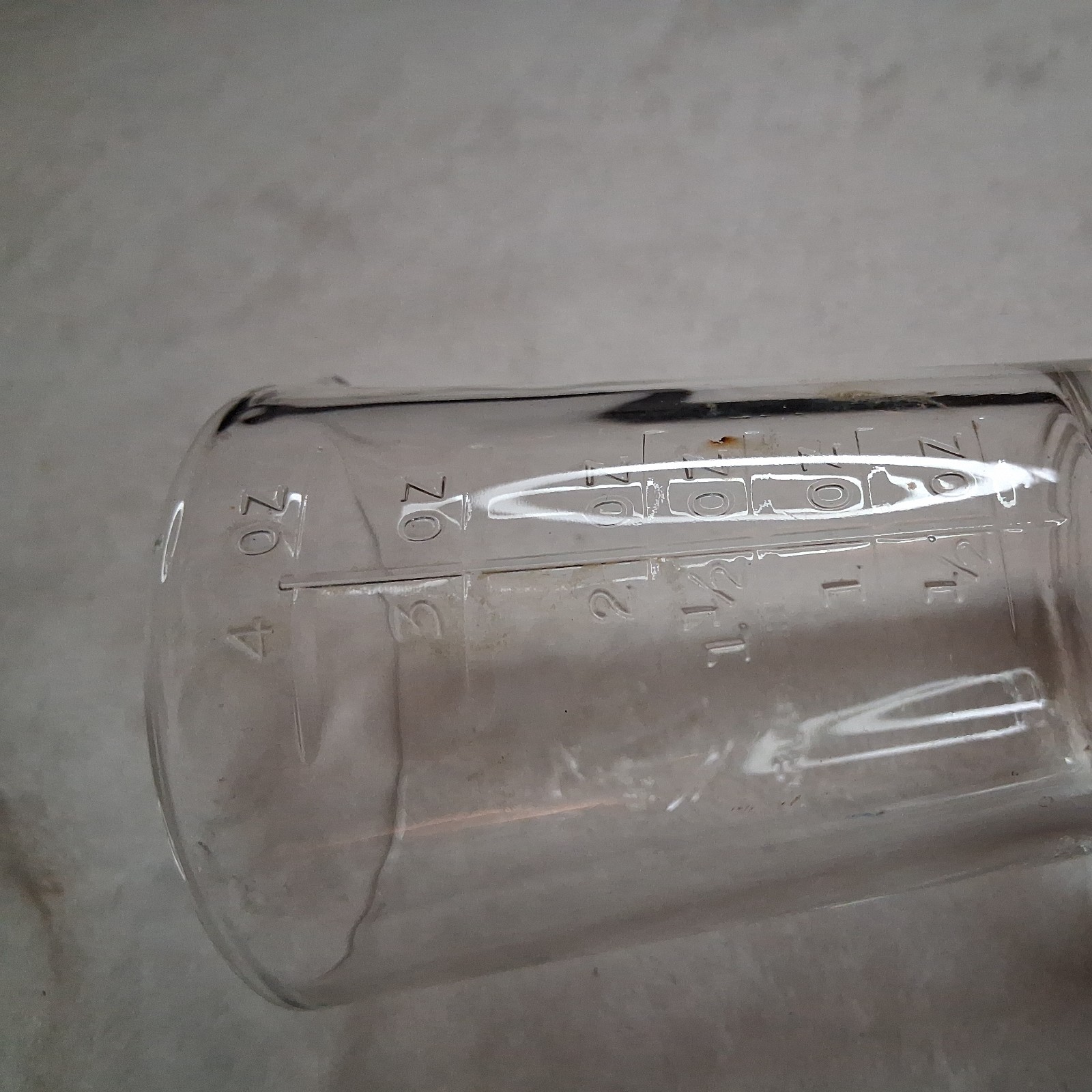 VTG 4oz Heavy Glass Measuring Pharmacy Graduate Beaker marked in Oz’s AFAIK USA