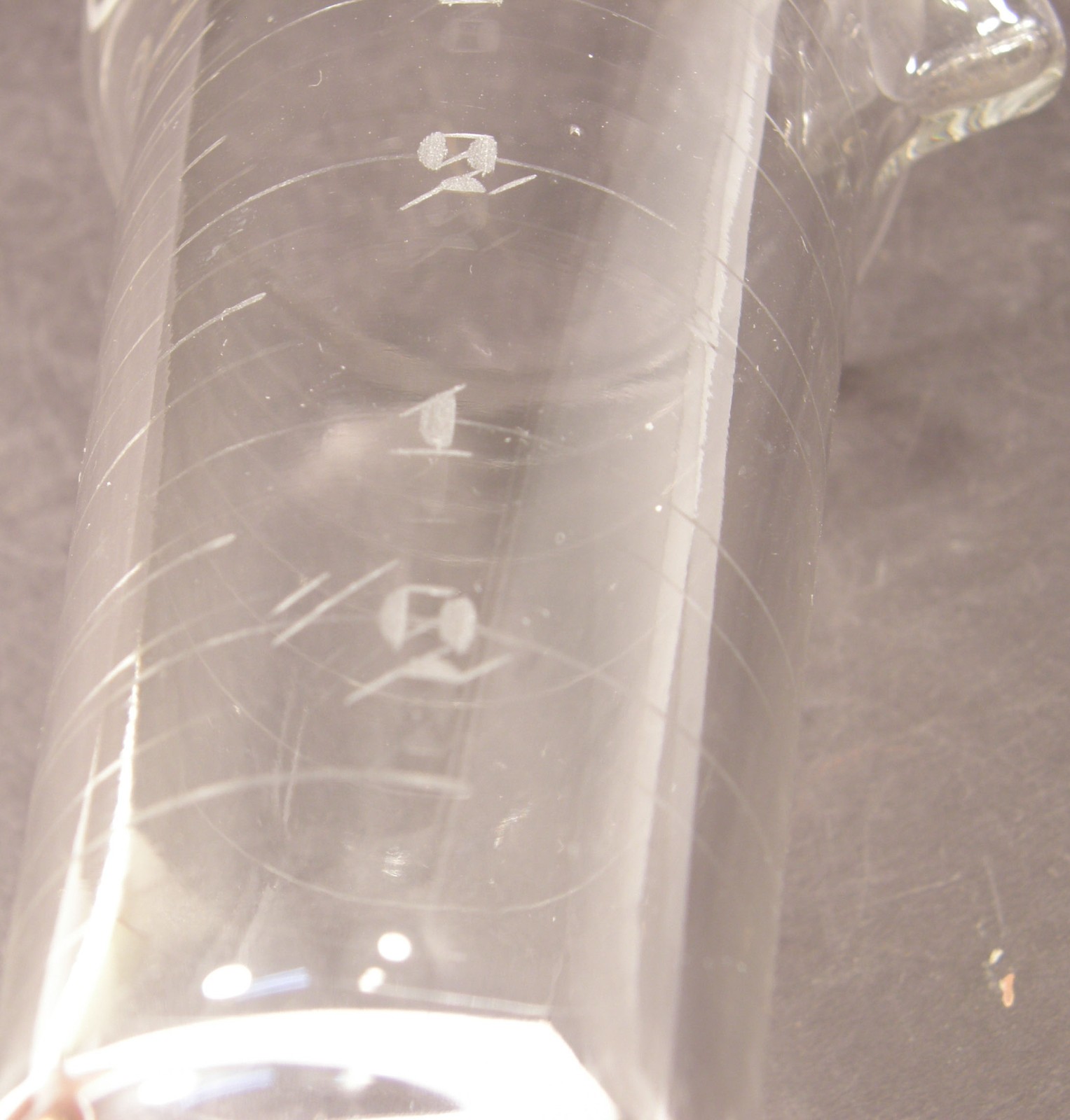 VINTAGE GLASCO CLEAR GLASS ETCHED FOOTED MEASURING POURING BEAKER APOTHECARY LAB