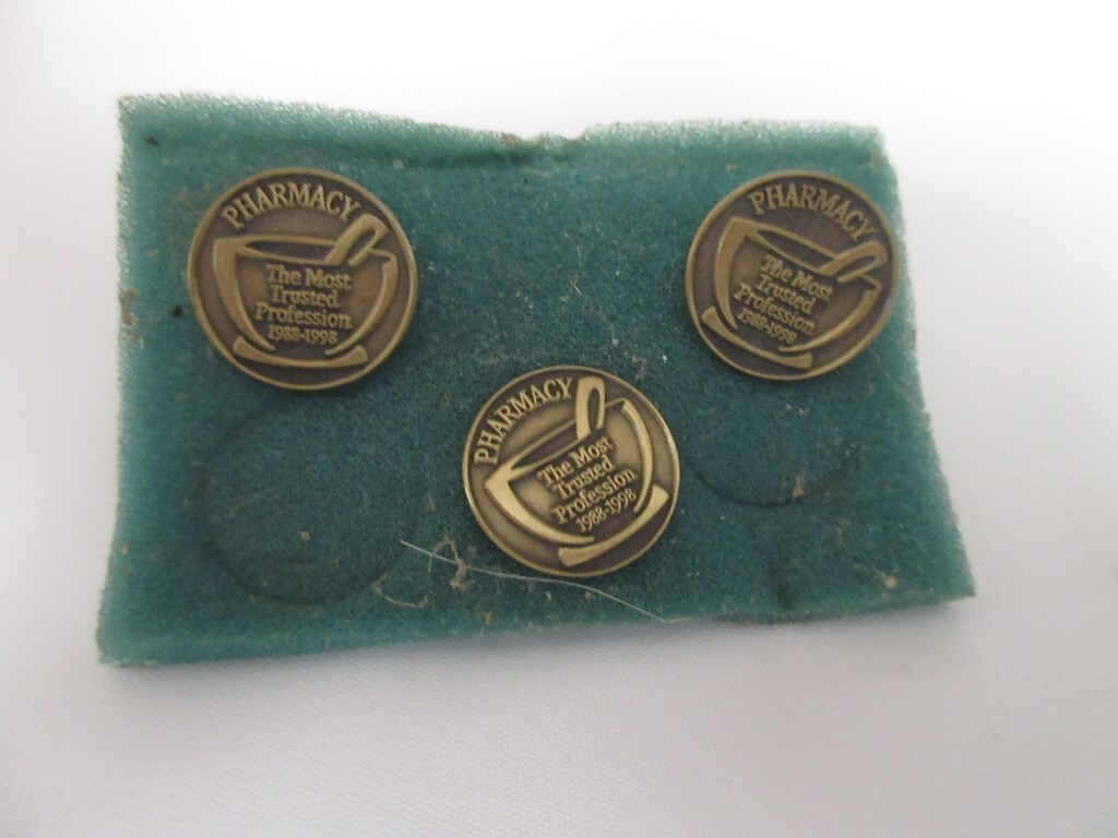 Vintage Schering Laboratories Pharmacy Cuff Links “Most Trusted Profession”