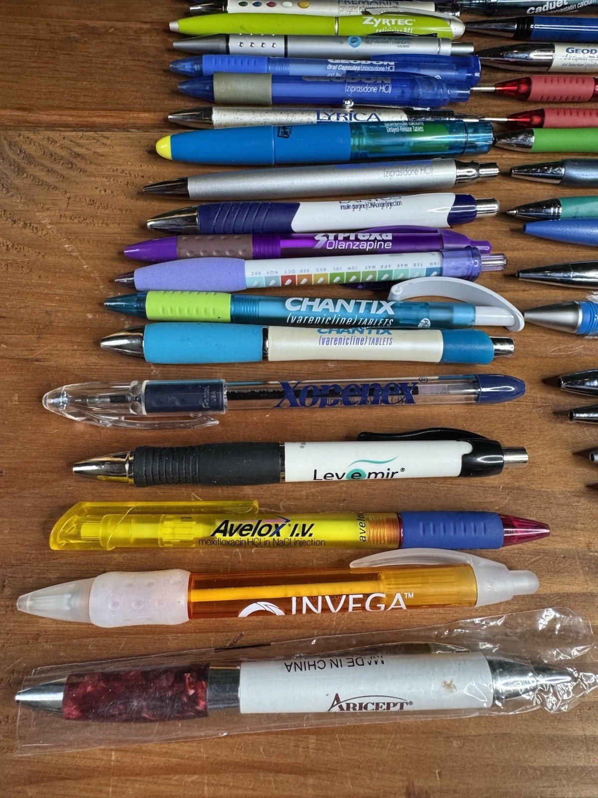 Lot 38 Pharmaceutical Advertising Pens Lyrica Zyprexa Geodon + 3 Pen Lights
