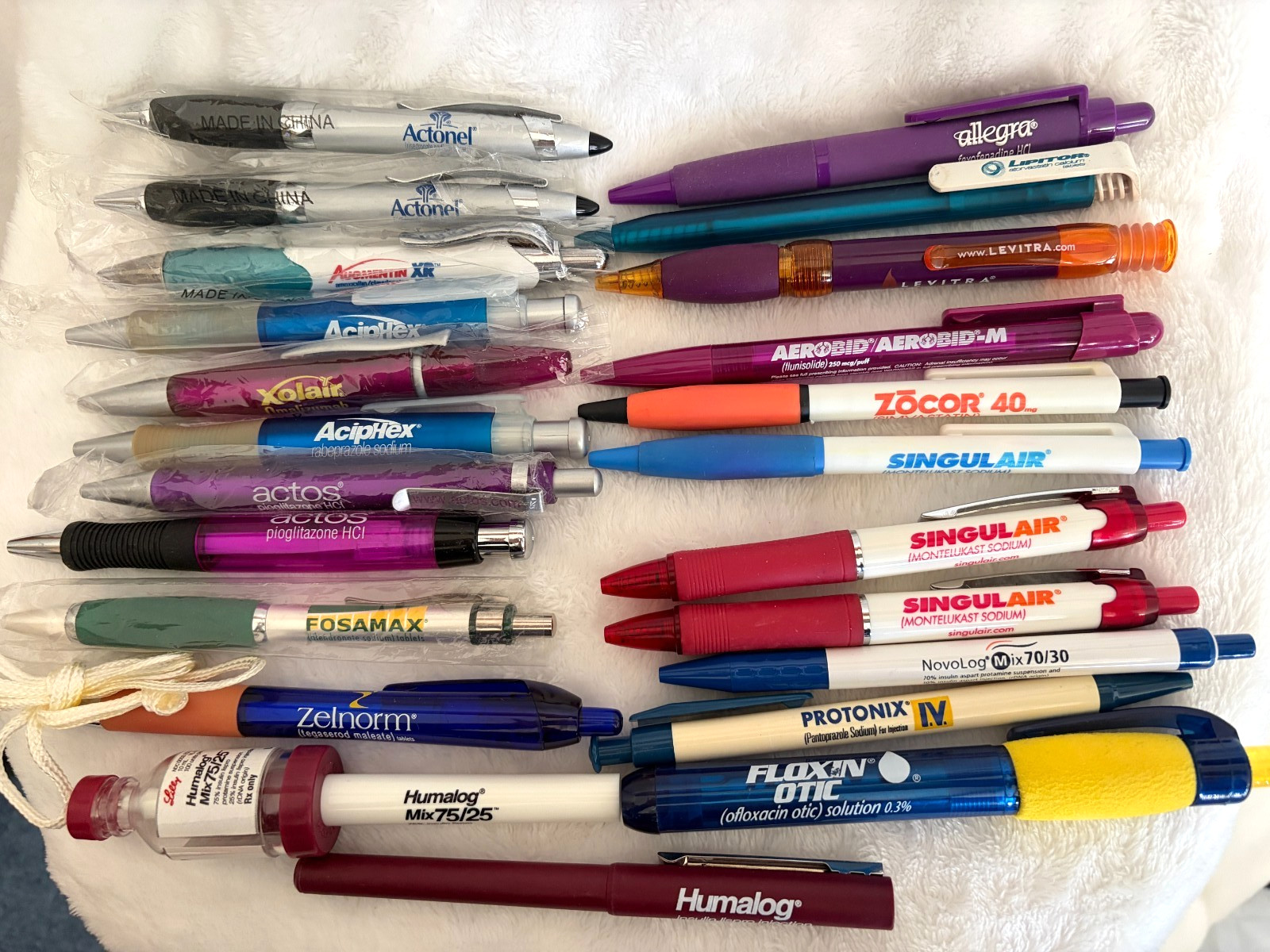 Lot of Drug Rep Items Metal & Plastic Pens & Pen Light *Non Working**READ Desc