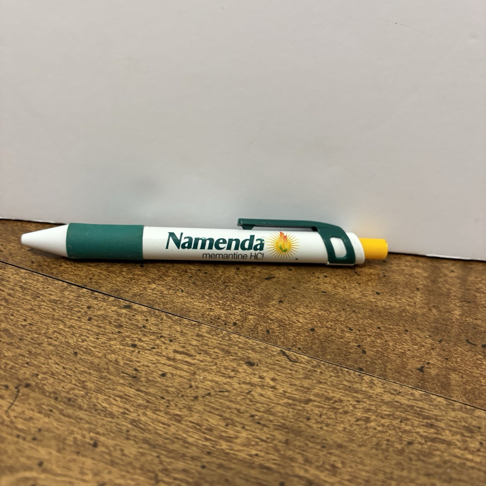 Green & Yellow Namenda LOGO Clicky PEN Drug Rep Pharmaceutical Advertising WORKS