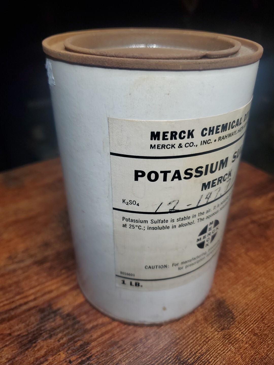 Vintage Merck & Co Potassium Sulfate Sealed Full 1lb Collectible Apothecary