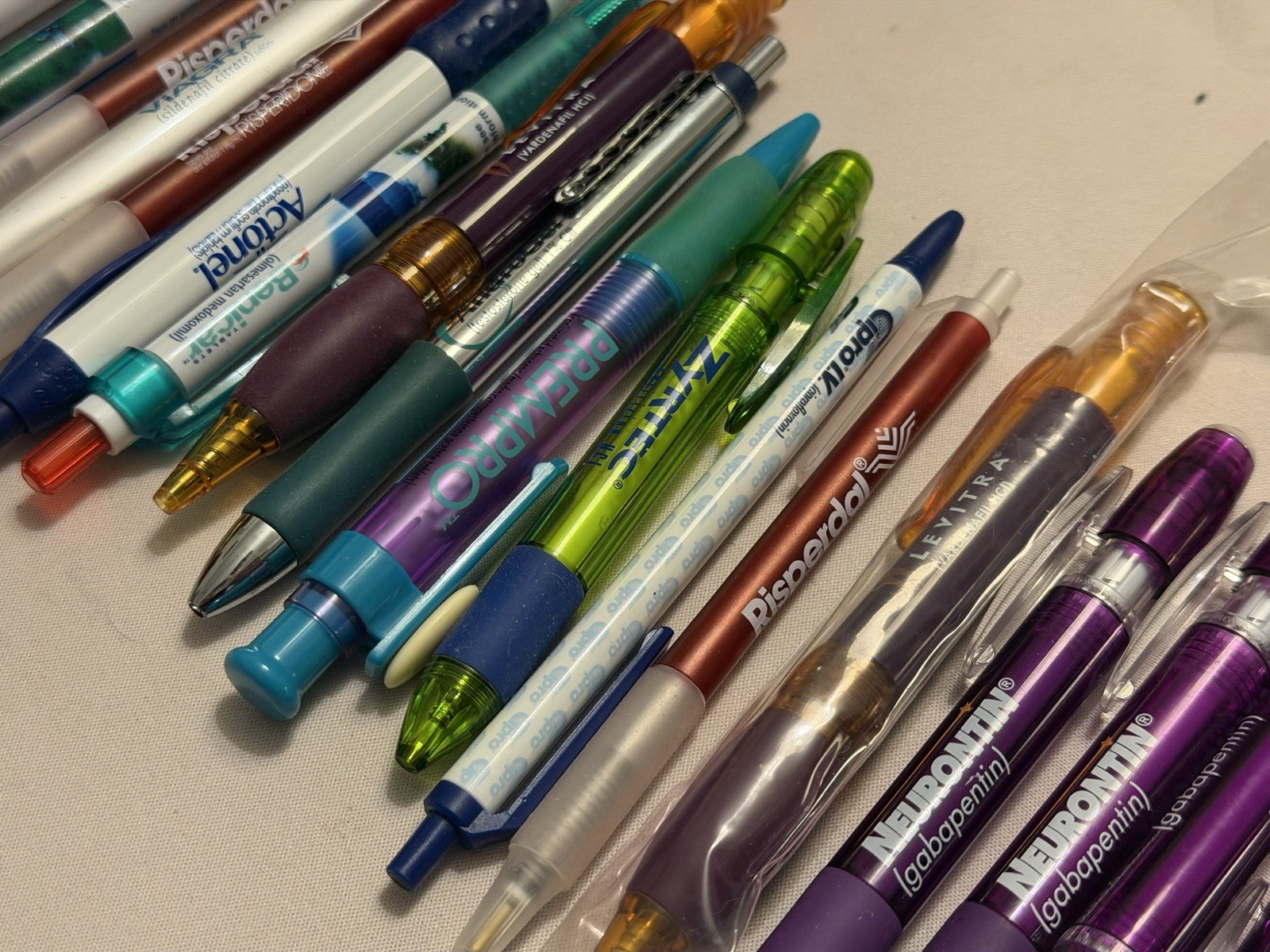 Pharmaceutical Drug Rep Pharma Collectable Promo Pens Lot of 30 But Untested