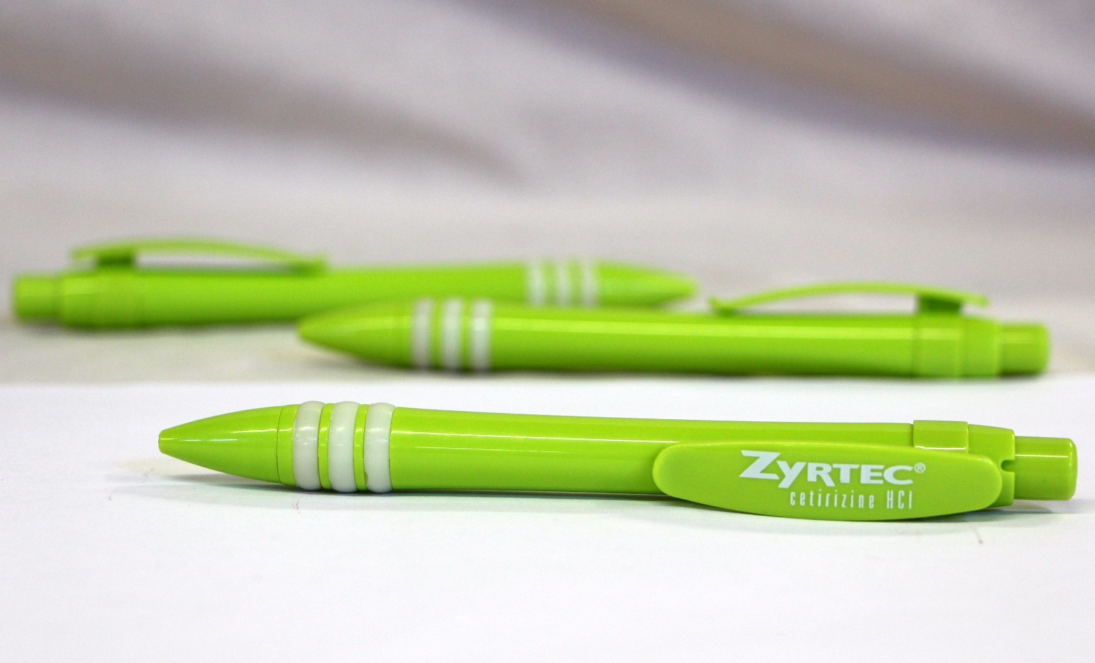 3 Pharmaceutical Zyrtec Pens Wide Body Plastic Drug Rep New