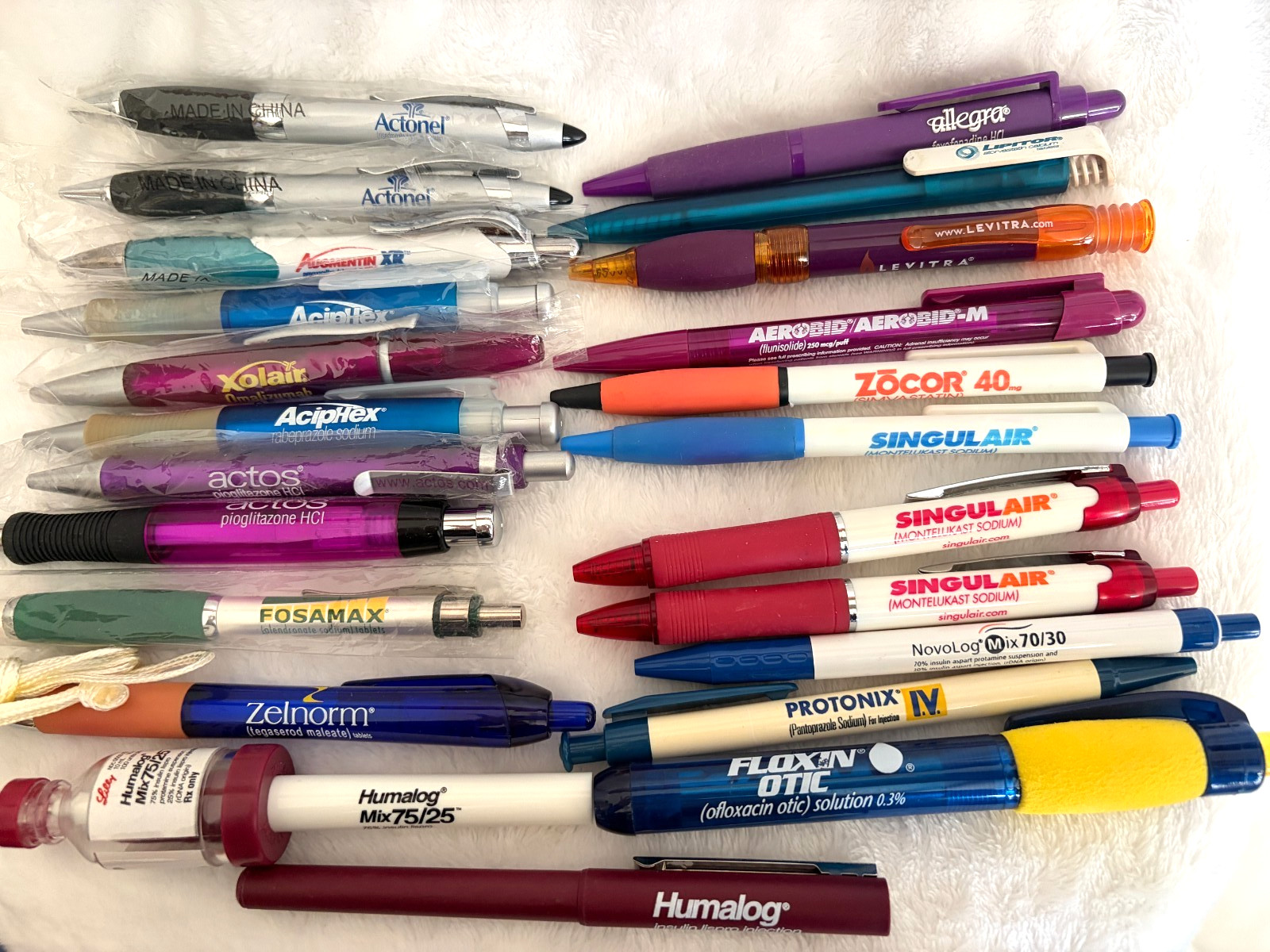 Lot of Drug Rep Items Metal & Plastic Pens & Pen Light *Non Working**READ Desc