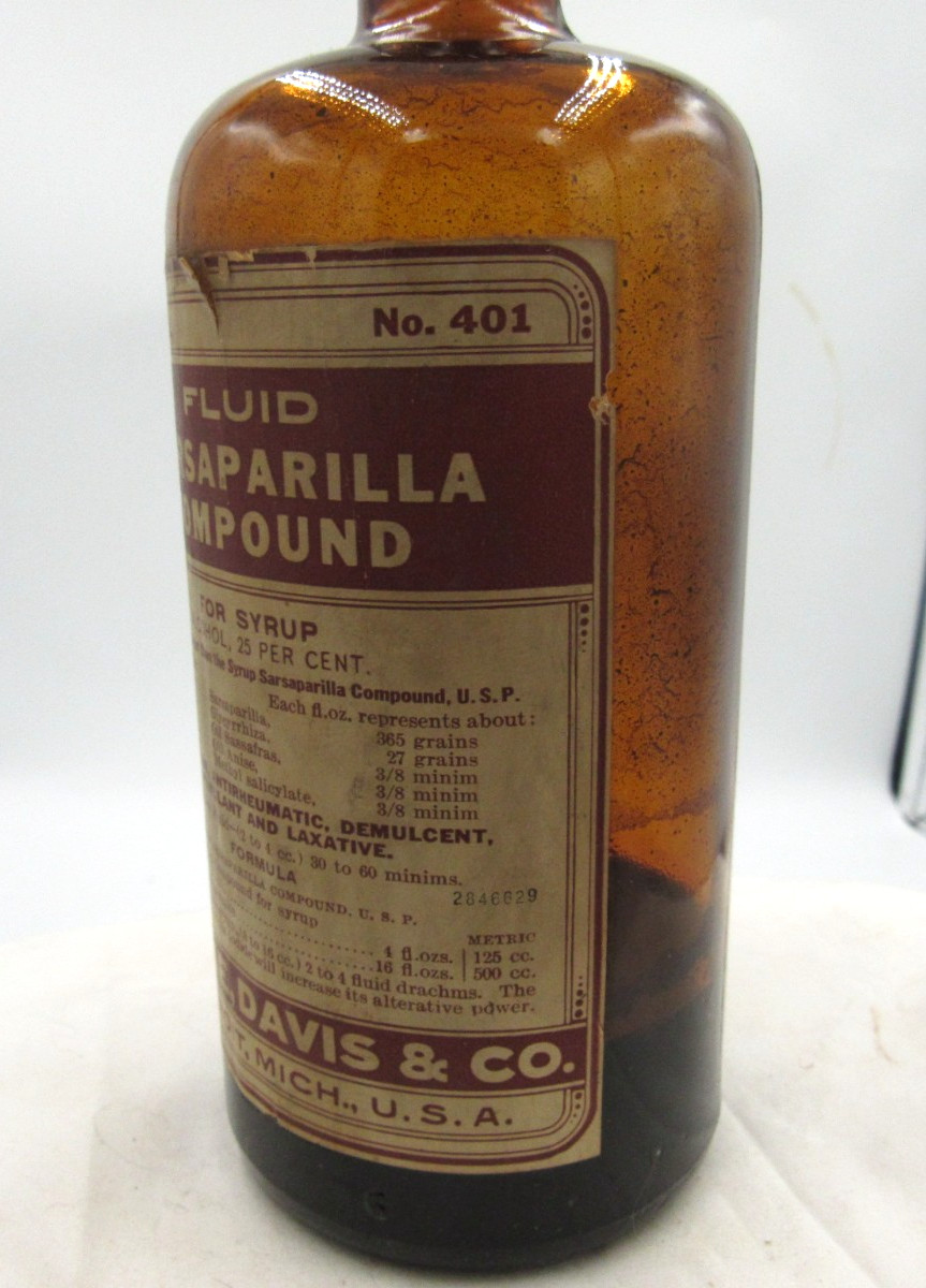 BW – 1910’s Parke, Davis & Co Detroit Mich Sarsaparilla Amber Medicine bottle