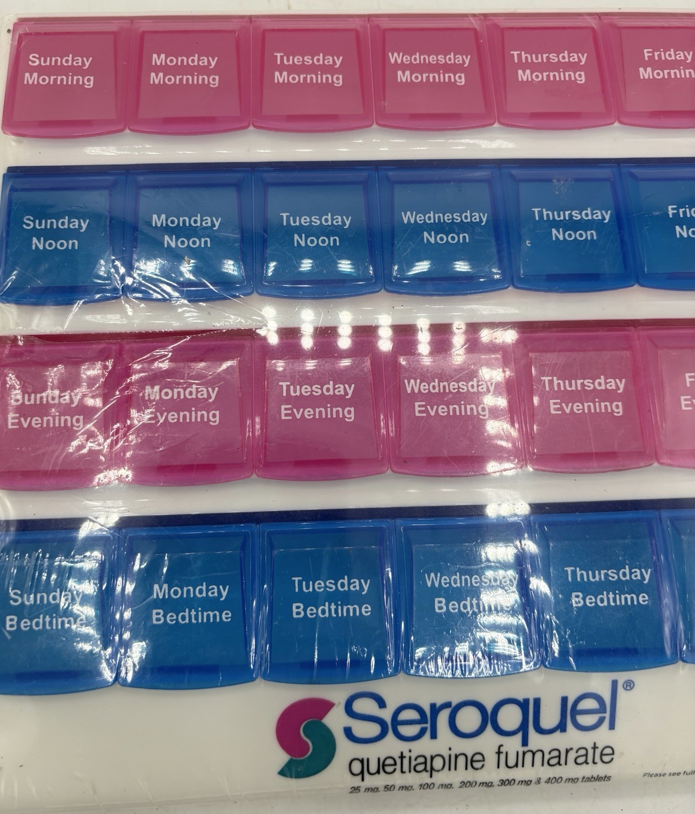 Seroquel Pharmaceutical Drug Rep 7-Day Pill Organizer Holder Sorter SEALED NEW