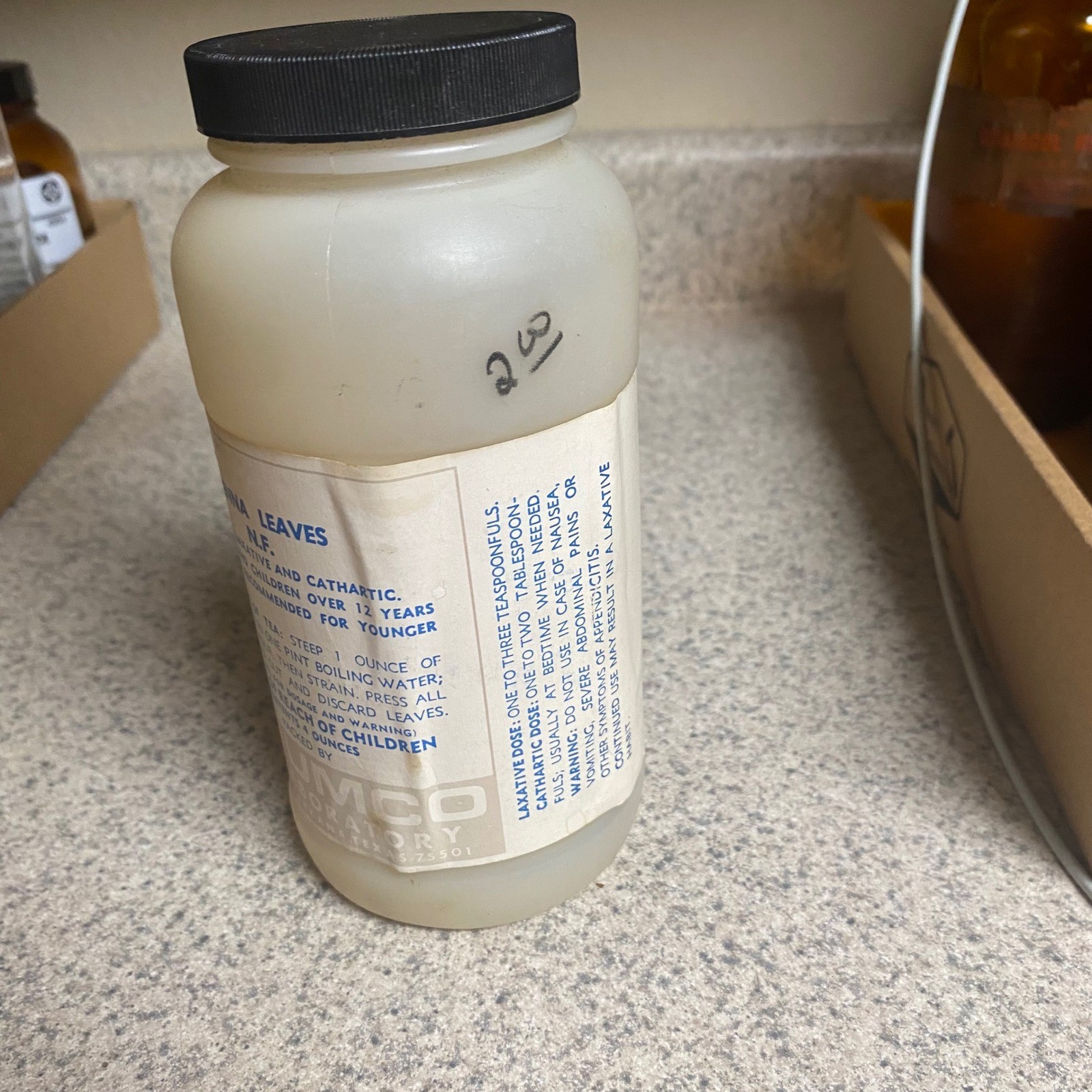 VTG Senna Leaves Plastic Cannister Lab Pharmacy 4oz Oddities Curiosities