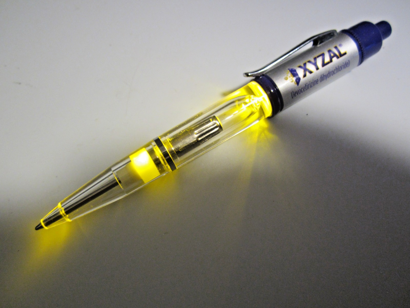 XYZAL Drug Rep Ink PEN Light Purple or Yellow Collectible Pharmaceutical Medical