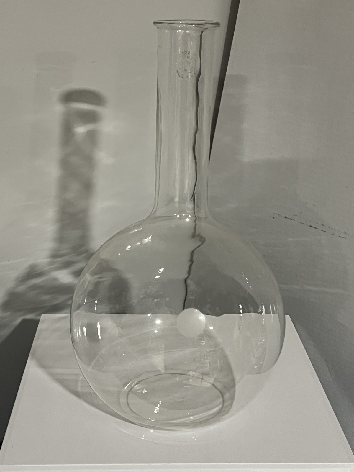 PYREX 2000 mL Laboratory Flask Glass Long Neck Round Bottom 12″ USA