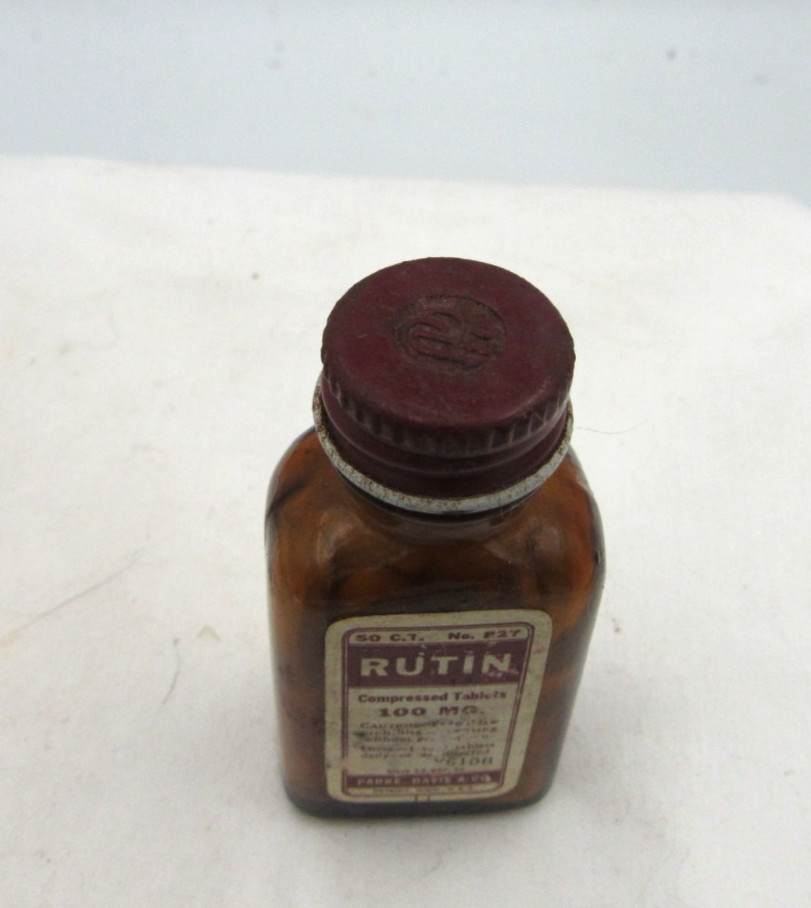 BW – 1940’s Parke, Davis & Co Detroit Mich Rutin 2 1/2″ Amber Medicine bottle #2