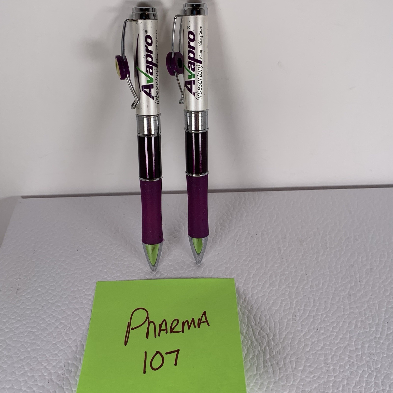 Avapro Drug Rep Pen Pharmaceutical Advertising Twist Metal (2) Original Owner ￼