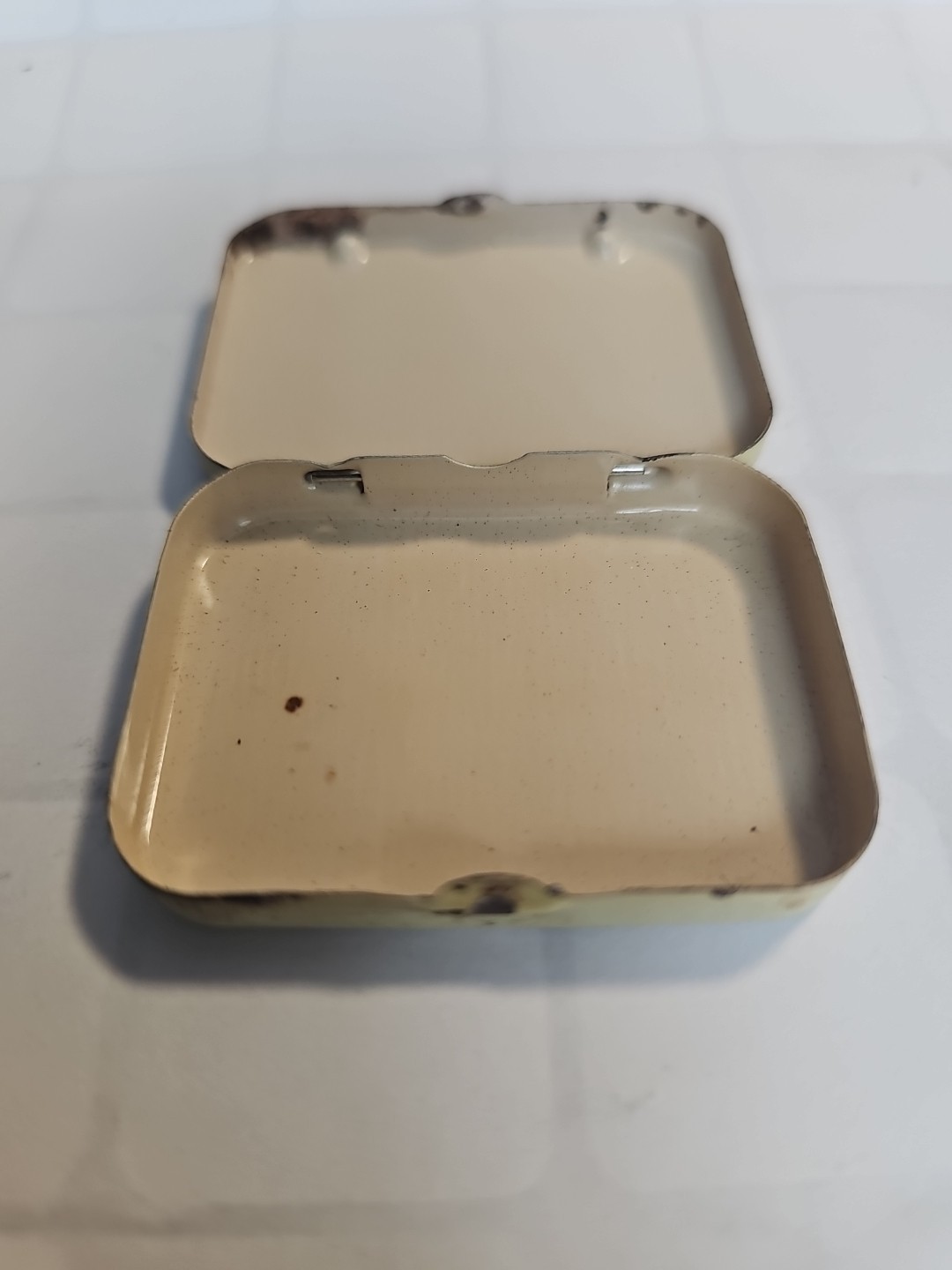 Open Box 1939 Certified Brand Aspirin 12 Tablet Pocket Pill Tin Antique Mini Tin