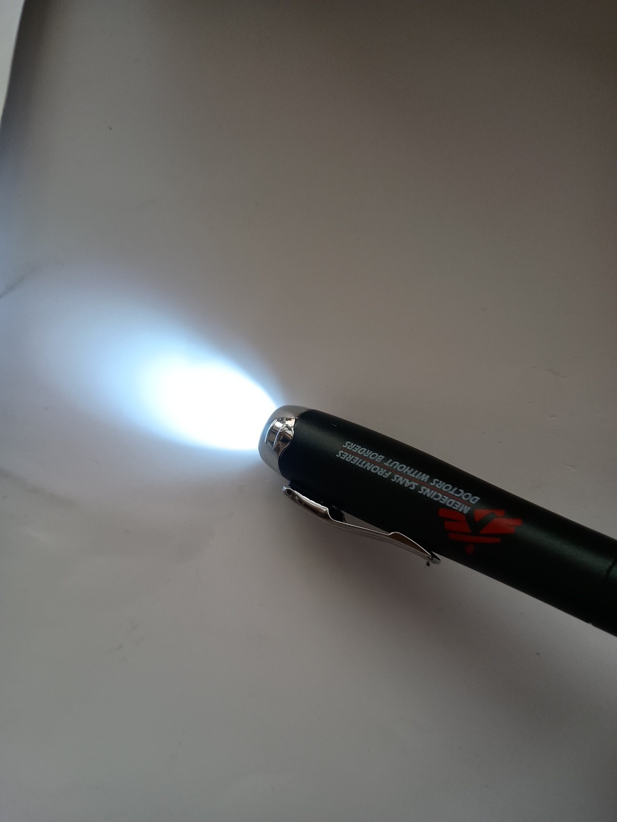 Doctors Without Borders, Field Flashlight Pen and Screwdriver Set