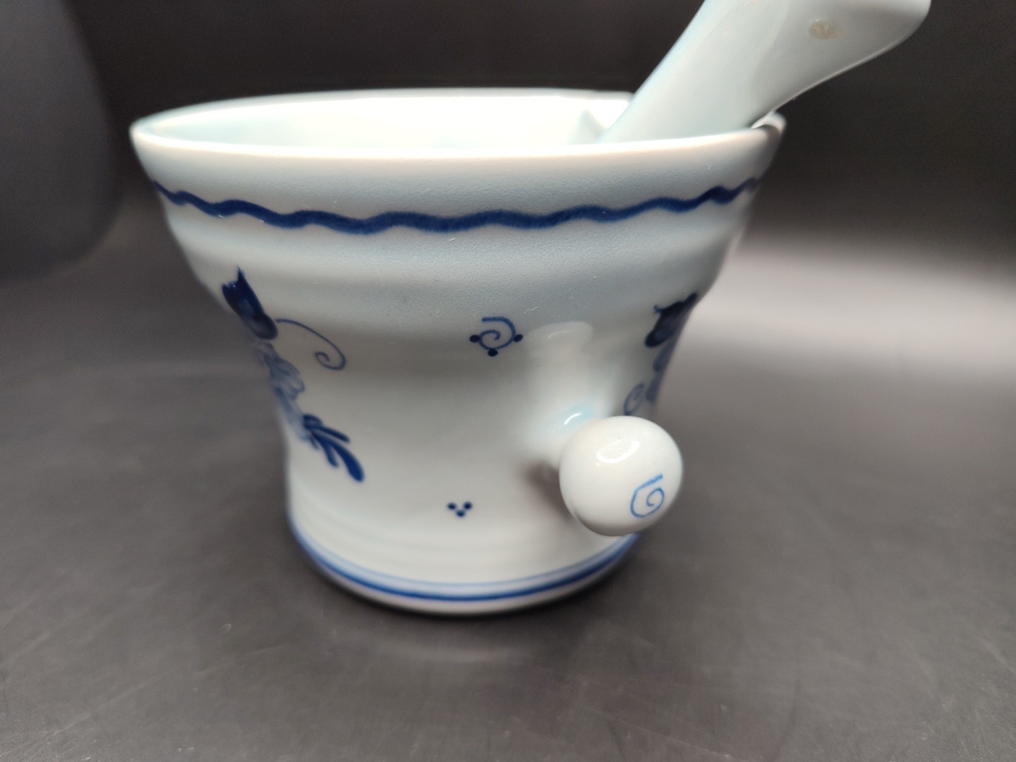 Delfts Apothecary Pestle and Mortar Floral Marked Schoonhoven Keramiek #5087