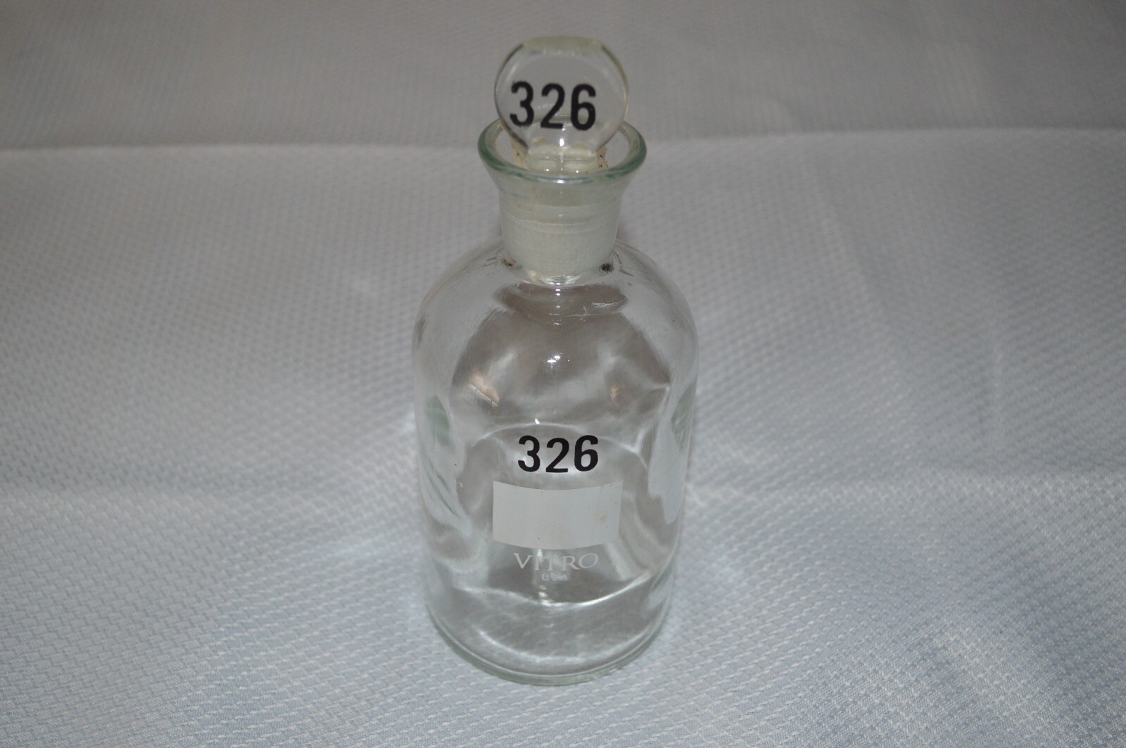 WHEATON ~ VITRO ~ U.S.A. ~ GLASS LABS BOTTLES ~ LABORATORY ~ PHARMACEUTICAL ~NEW