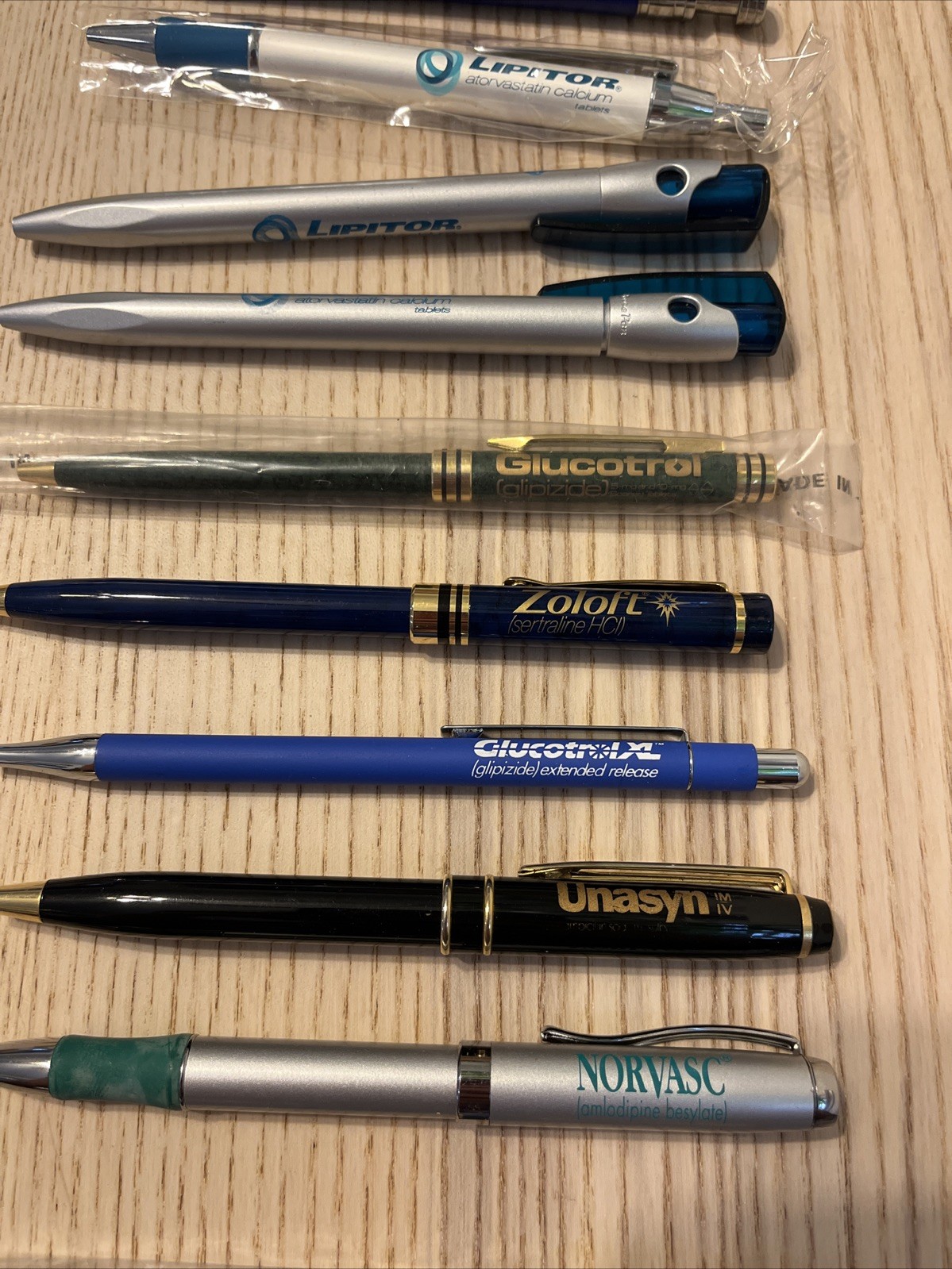 Pen Lot 17 Big Pharma VTG Drug Rep Pain Med Diabetes Zoloft Viagra Pfizer