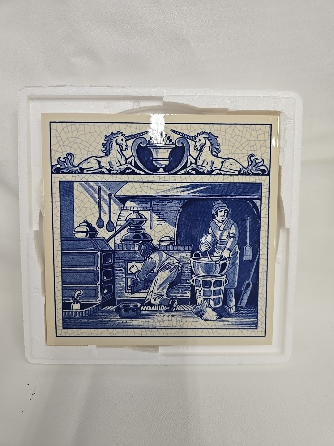 BURROUGHS WELLCOME Pharmacy English Pill Tile The Pharmacist’s Laboratory DELFT