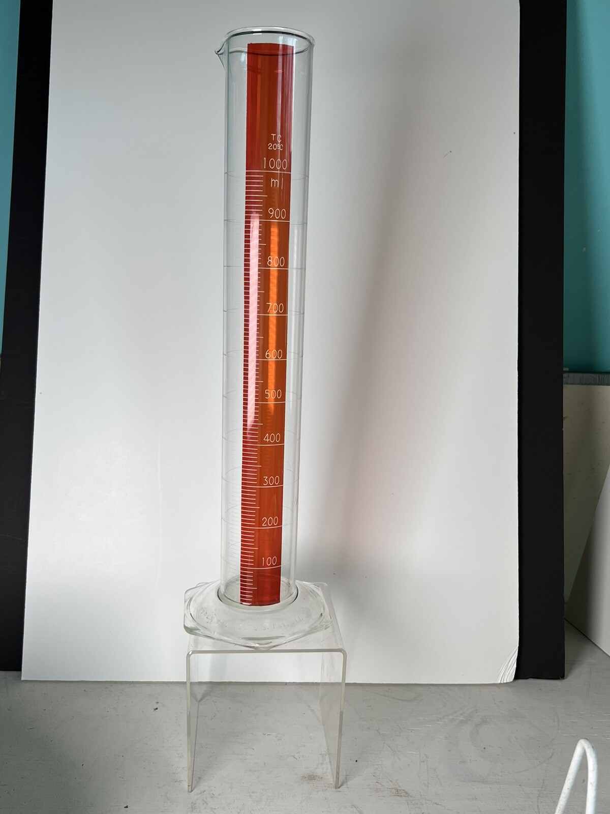 Vtg 1000 ML 20c Red Glass Scale Measurement Pyrex Chemistry Pharmacy Mint- NR