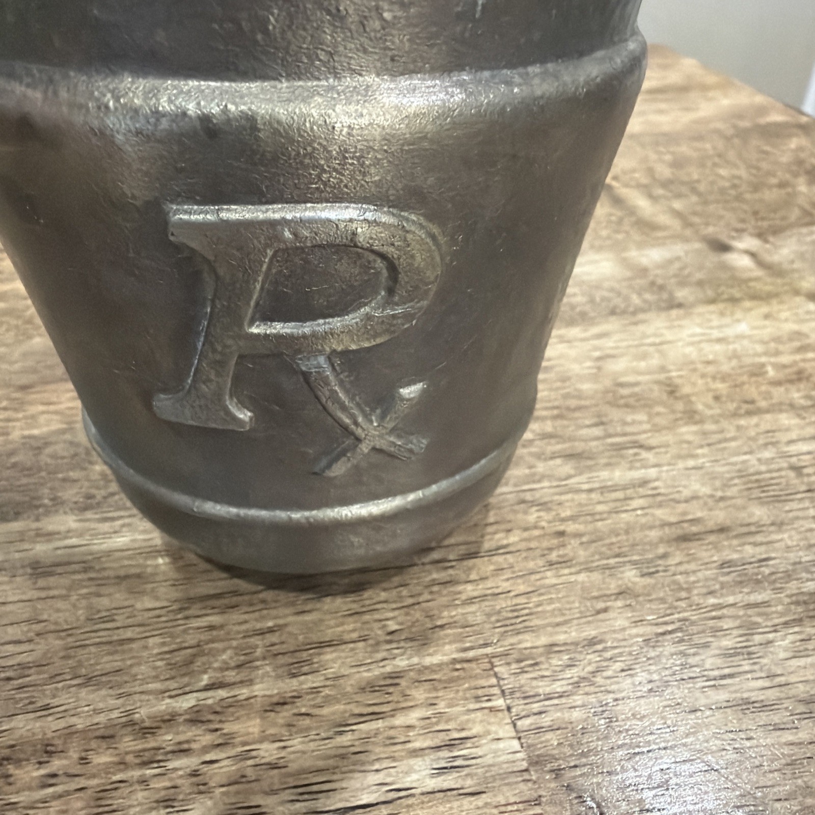 1992 PHARMACY CLASS MORTAR AND PESTLE SECUNDUM ARTEM SCHERING-PLOUGH METAL GRAD