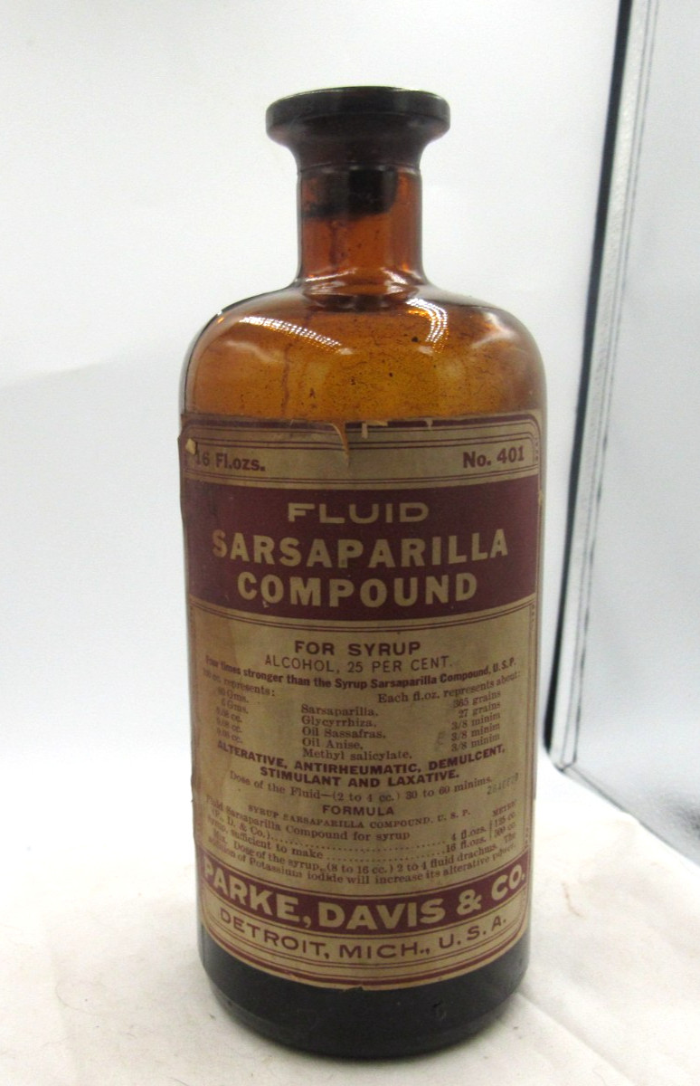 BW – 1910’s Parke, Davis & Co Detroit Mich Sarsaparilla Amber Medicine bottle