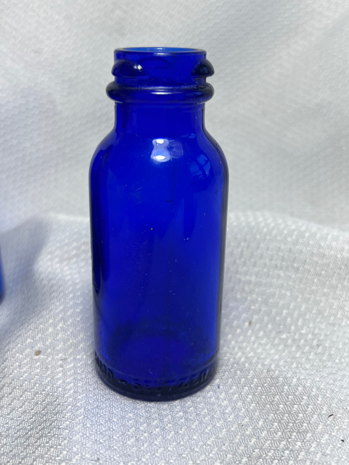 Vtg Lot Of 4 Cobalt Blue & Brown Drug Store Pharmaceutical Bottles Bromo Seltzer