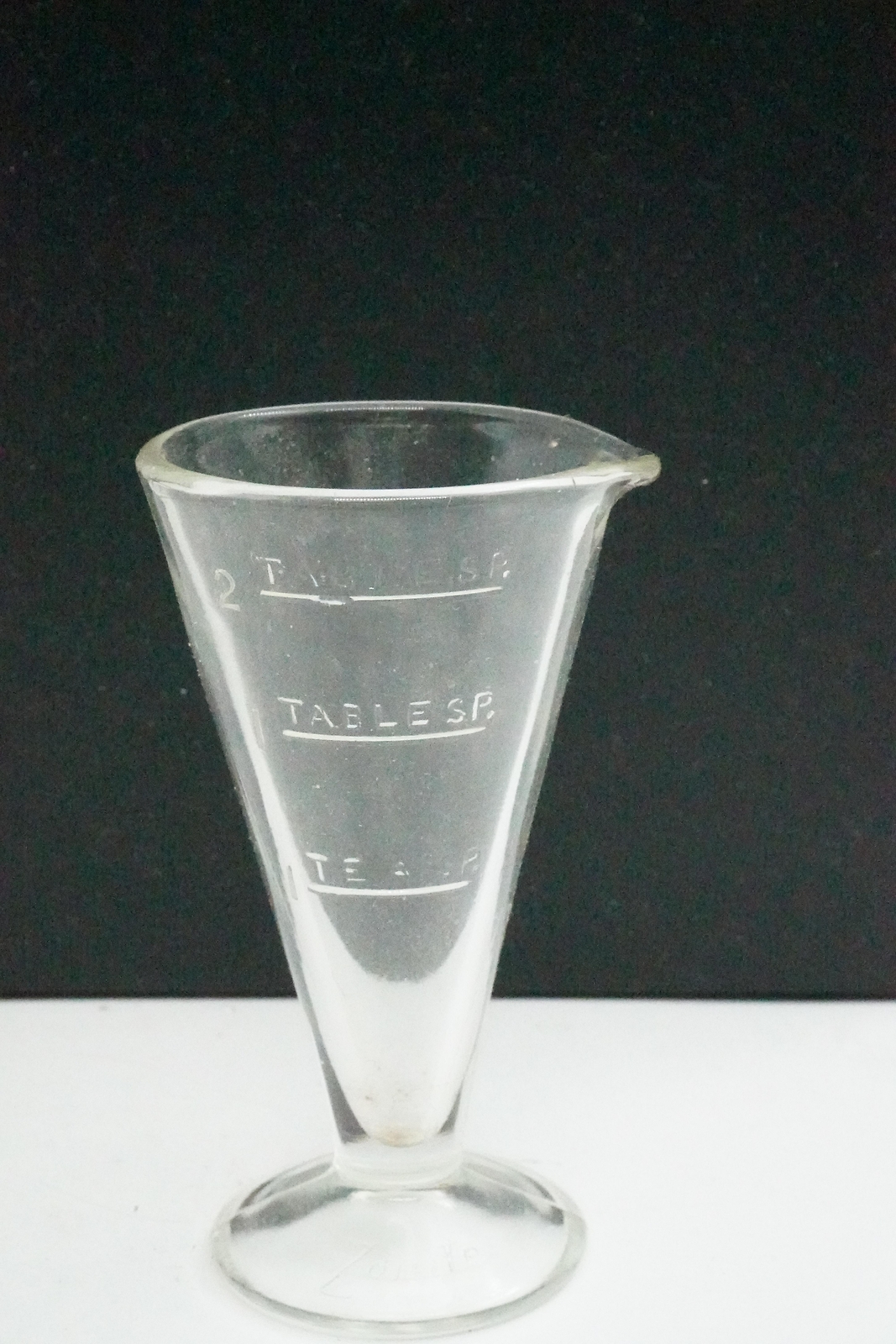 Apothecary Dose Measurement Glass Cup Flask Zonite