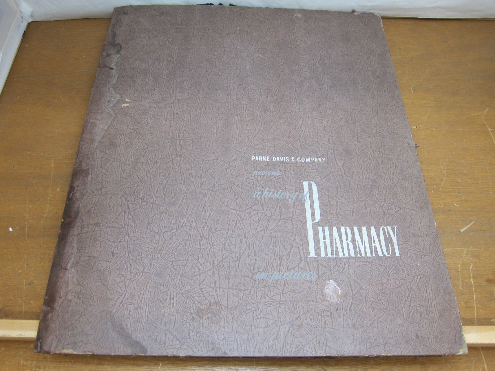 VTG. A HISTORY OF PHARMACY IN PICTURES by Parke Davis Set 12 Prints 1950’s