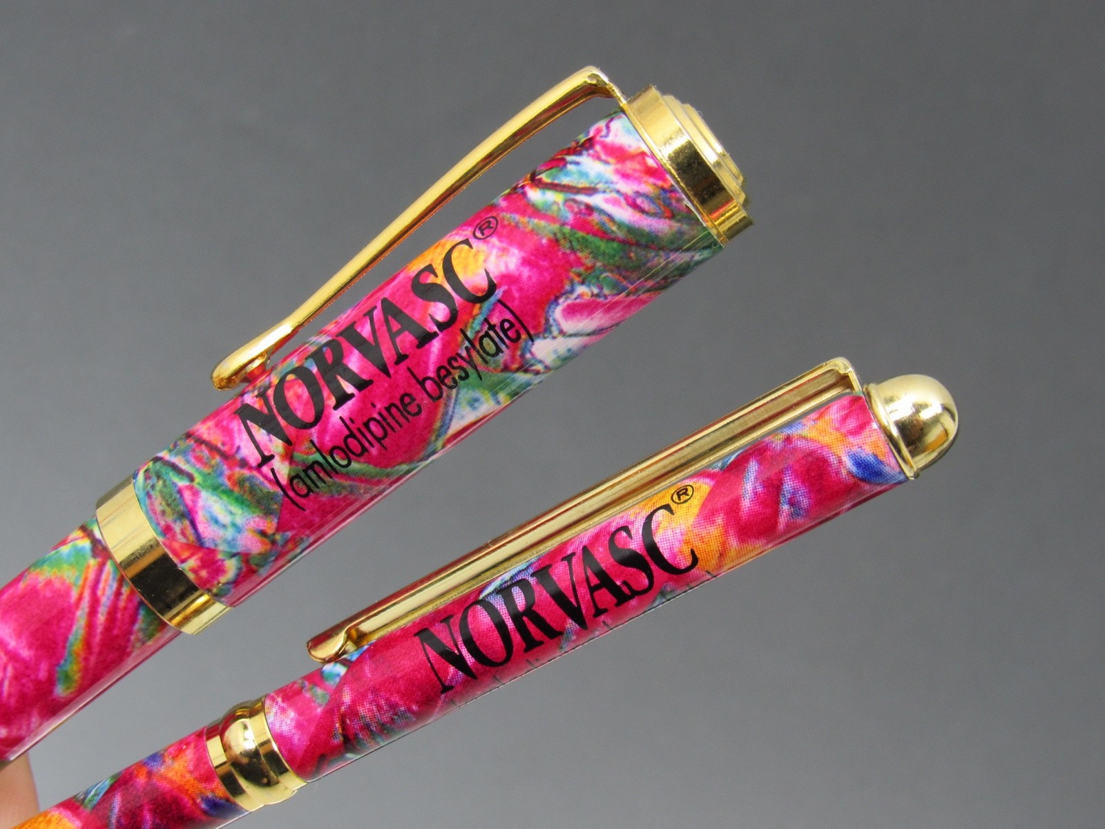 Unique Colorful Norvasc Metal PENS Drug Rep Pharmaceutical Advertising Lot of 2