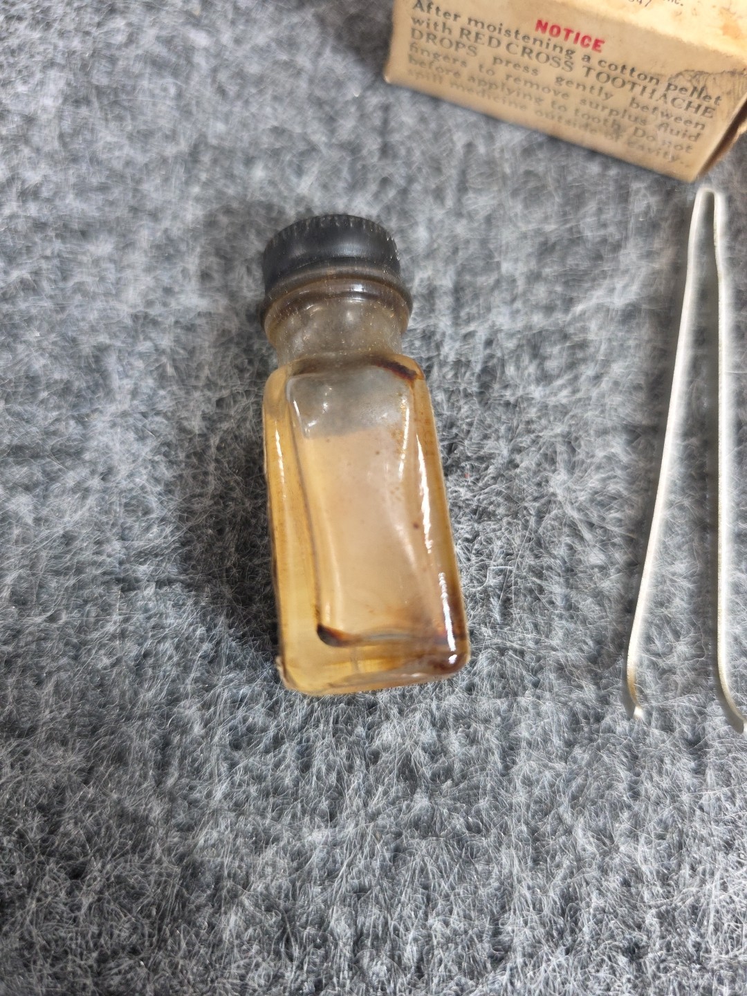 Vintage 1940s Red Cross Toothache Kit Tweezers Cotton Pellets Bottle USA