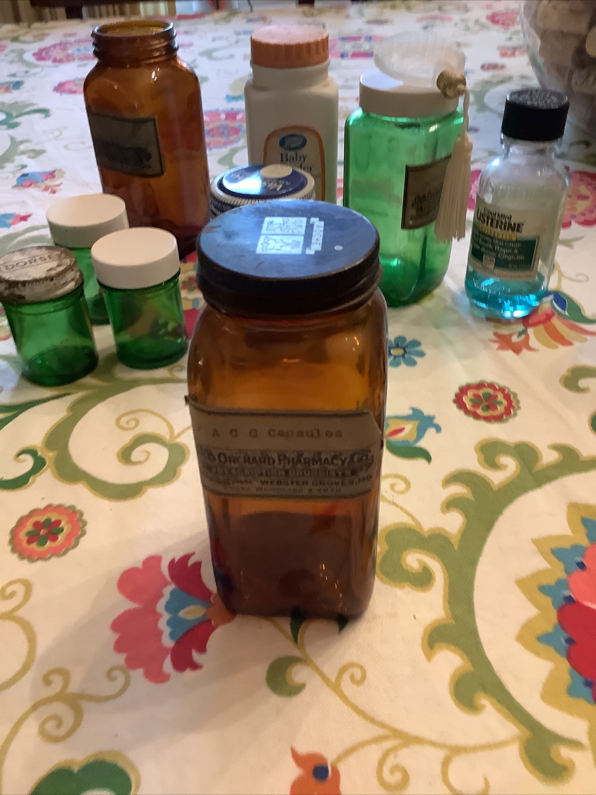 Vintage Old Orchard Pharmacy Brown Glass Prescription Bottle FACC Capsules Roche