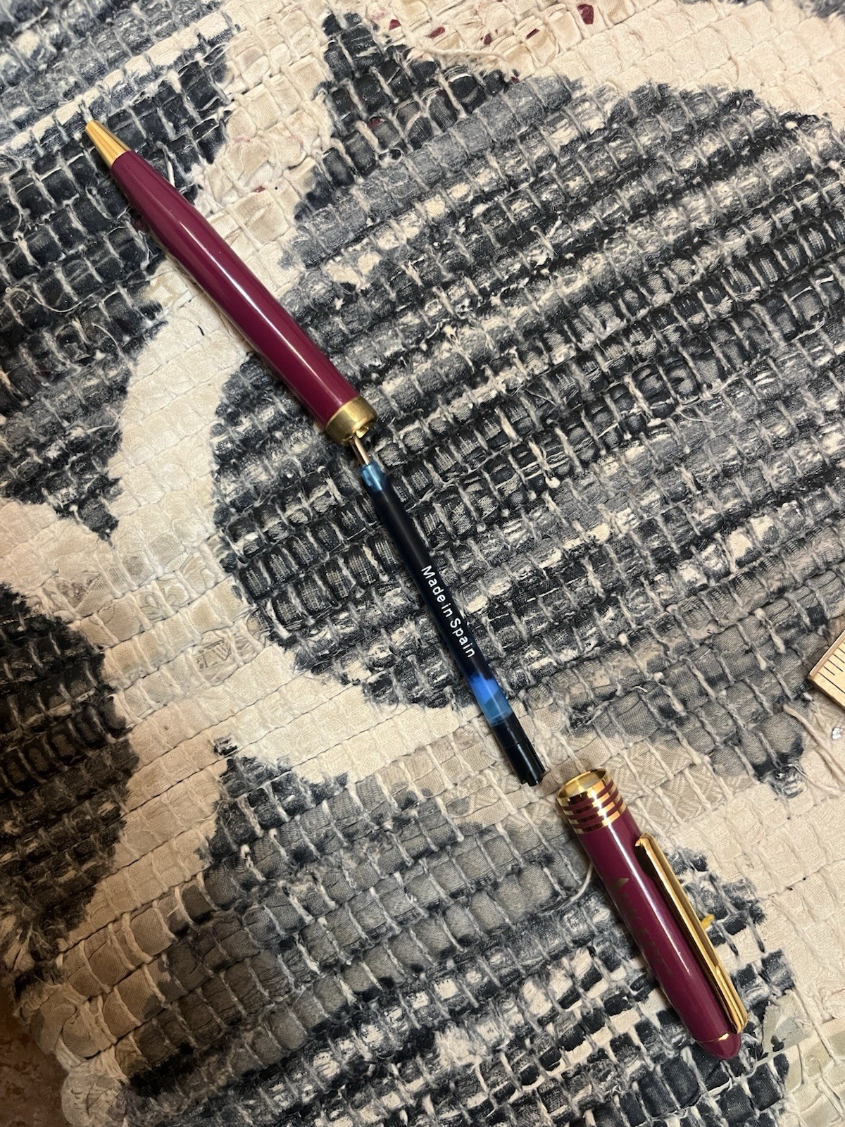 Aricept Red Maroon Gold Metal Click Pharmaceutical Drug Pen Advertising WRITES