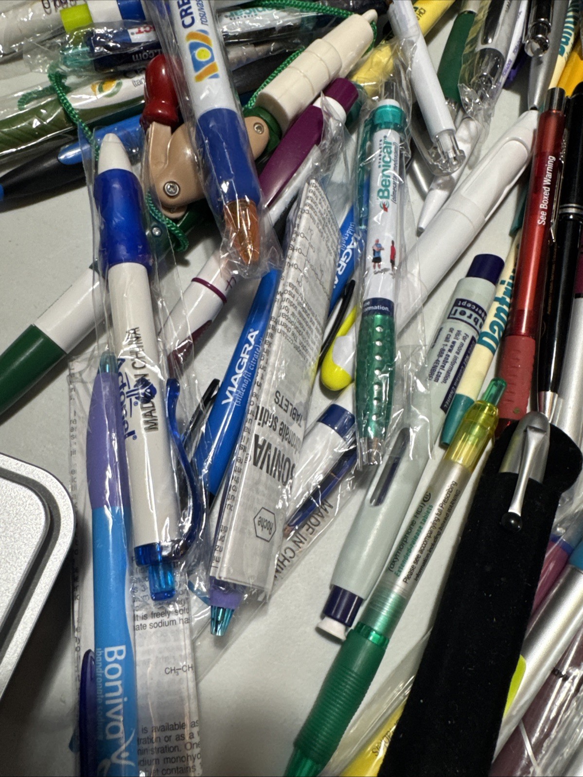 Lot 150 Pharmaceutical Drug Rep Pens!! Many New In or Out of Wrappers, Most Work